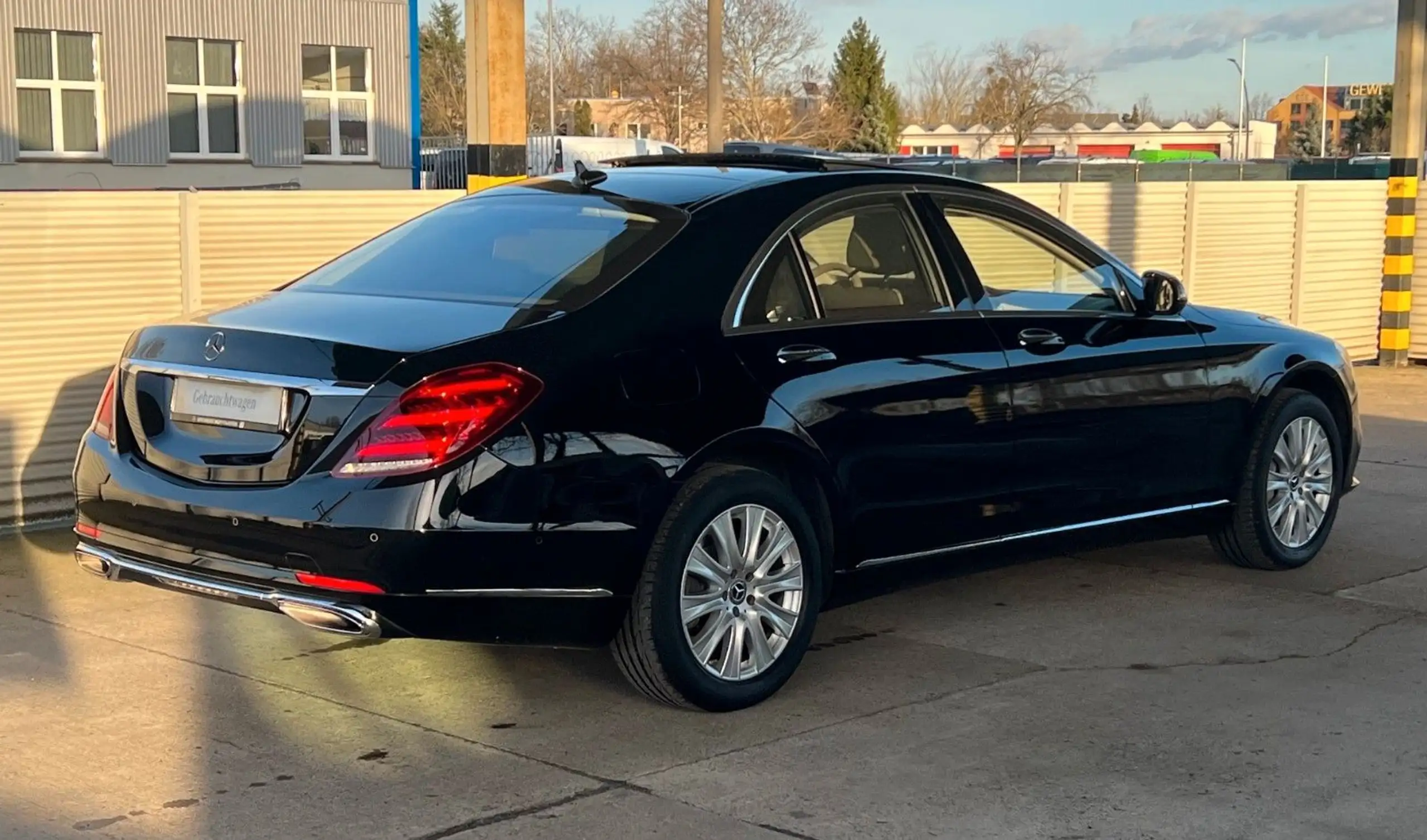 Mercedes-Benz - S 500