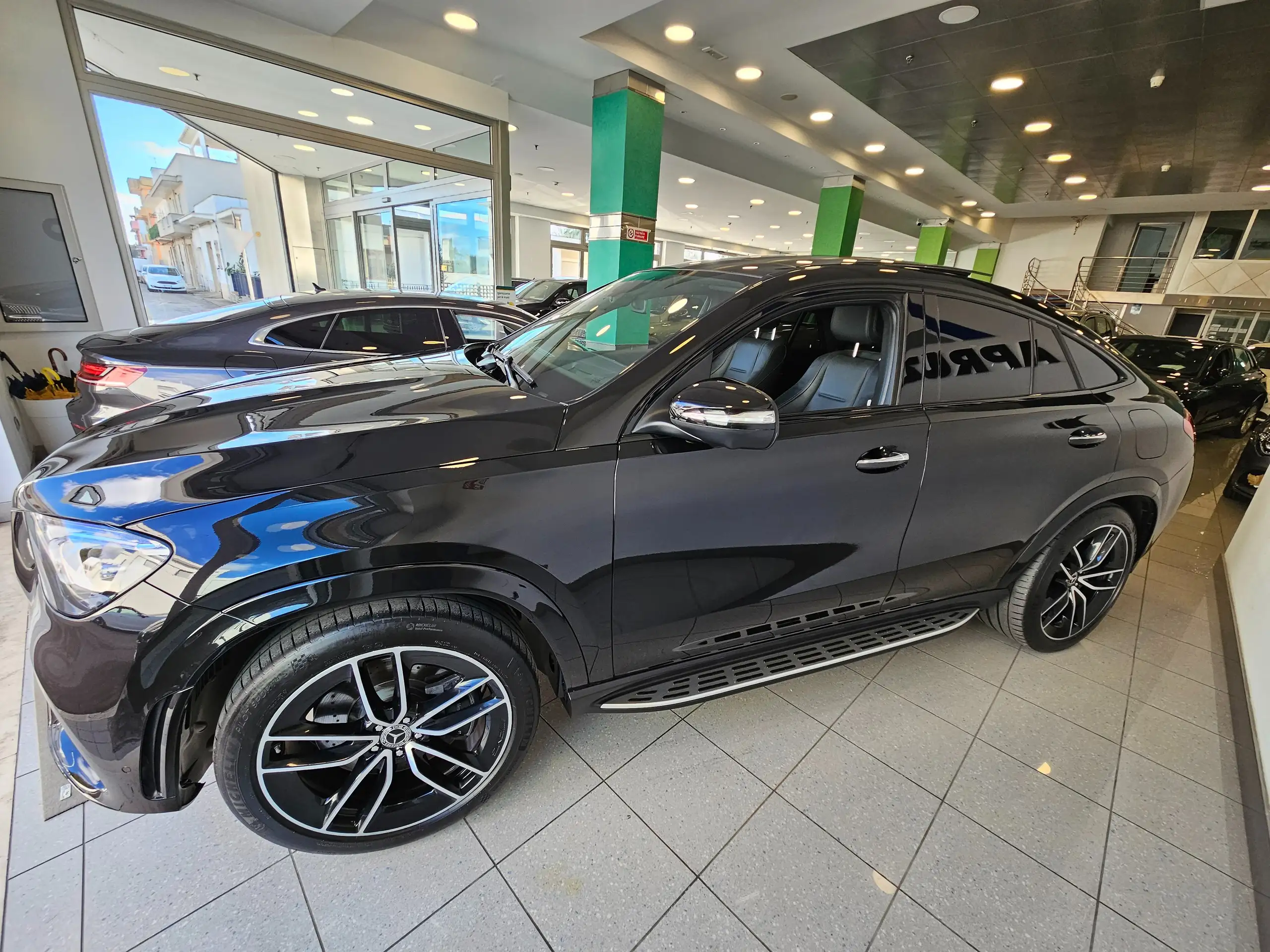 Mercedes-Benz - GLE 350