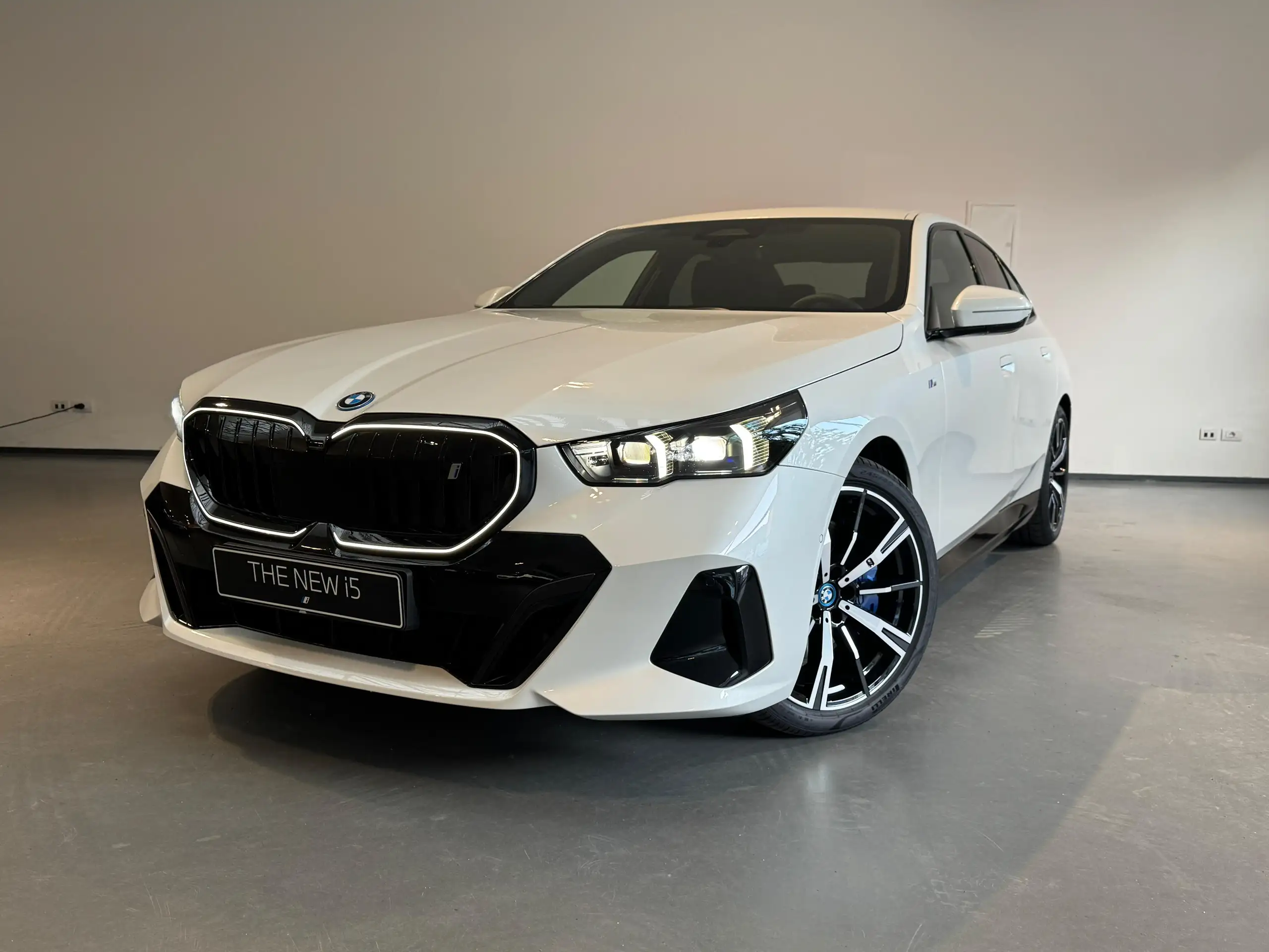 BMW i5 2024