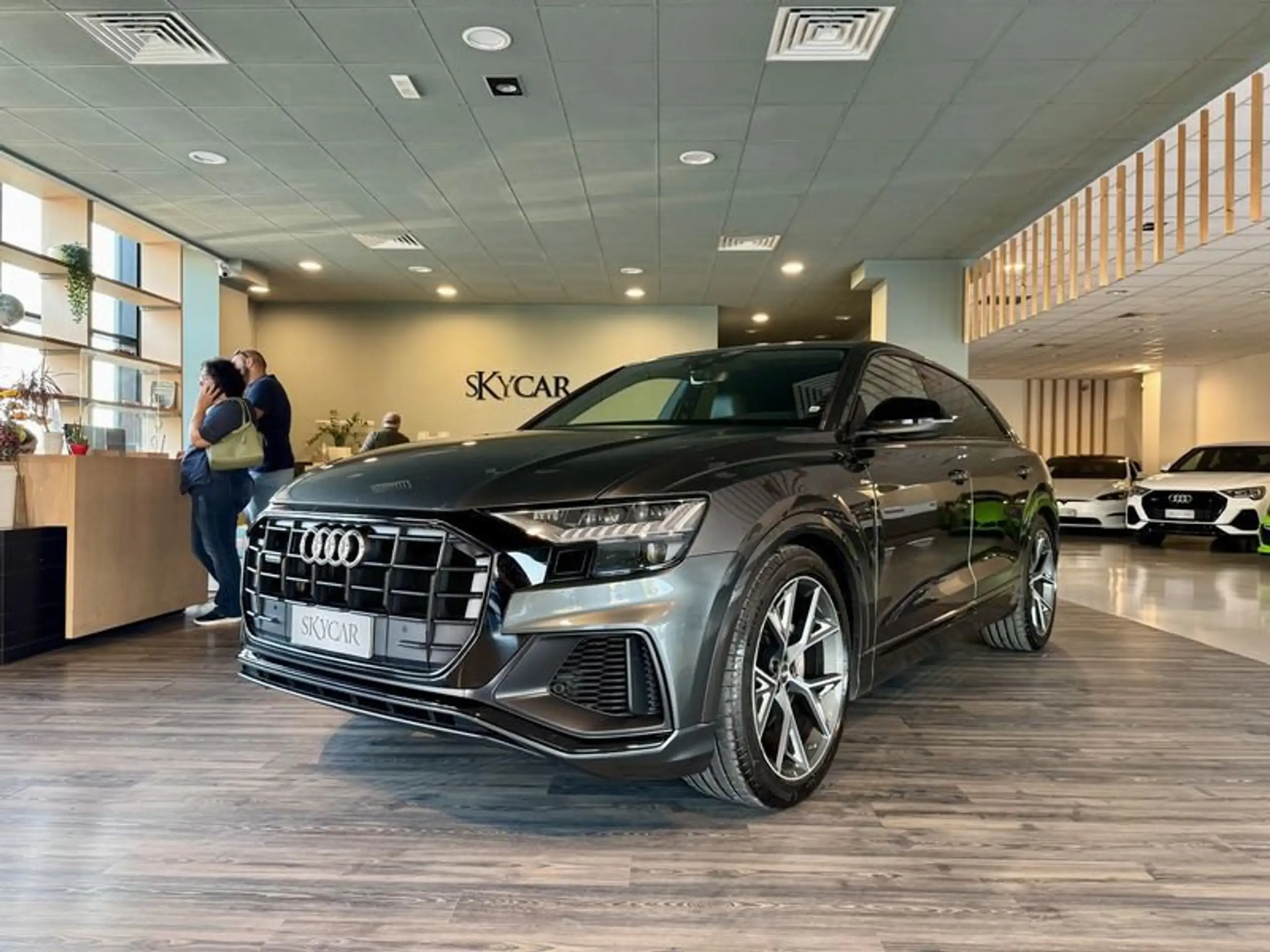 Audi - Q8