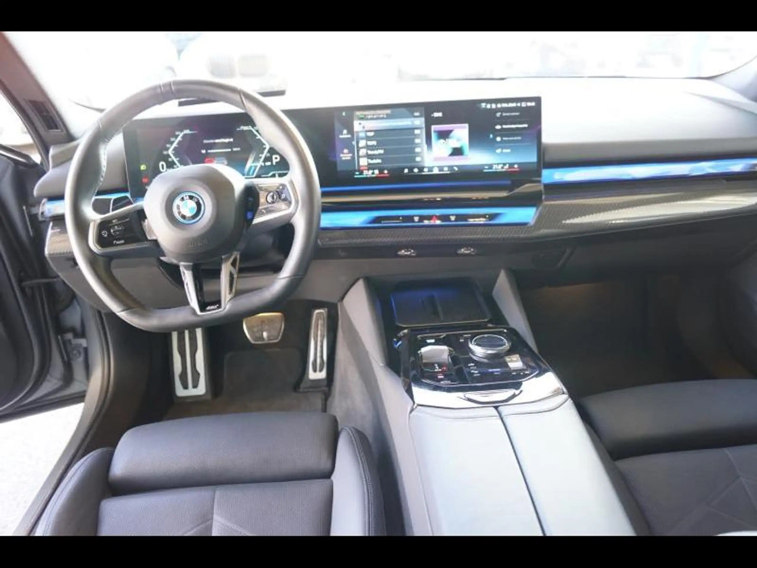 BMW - i5