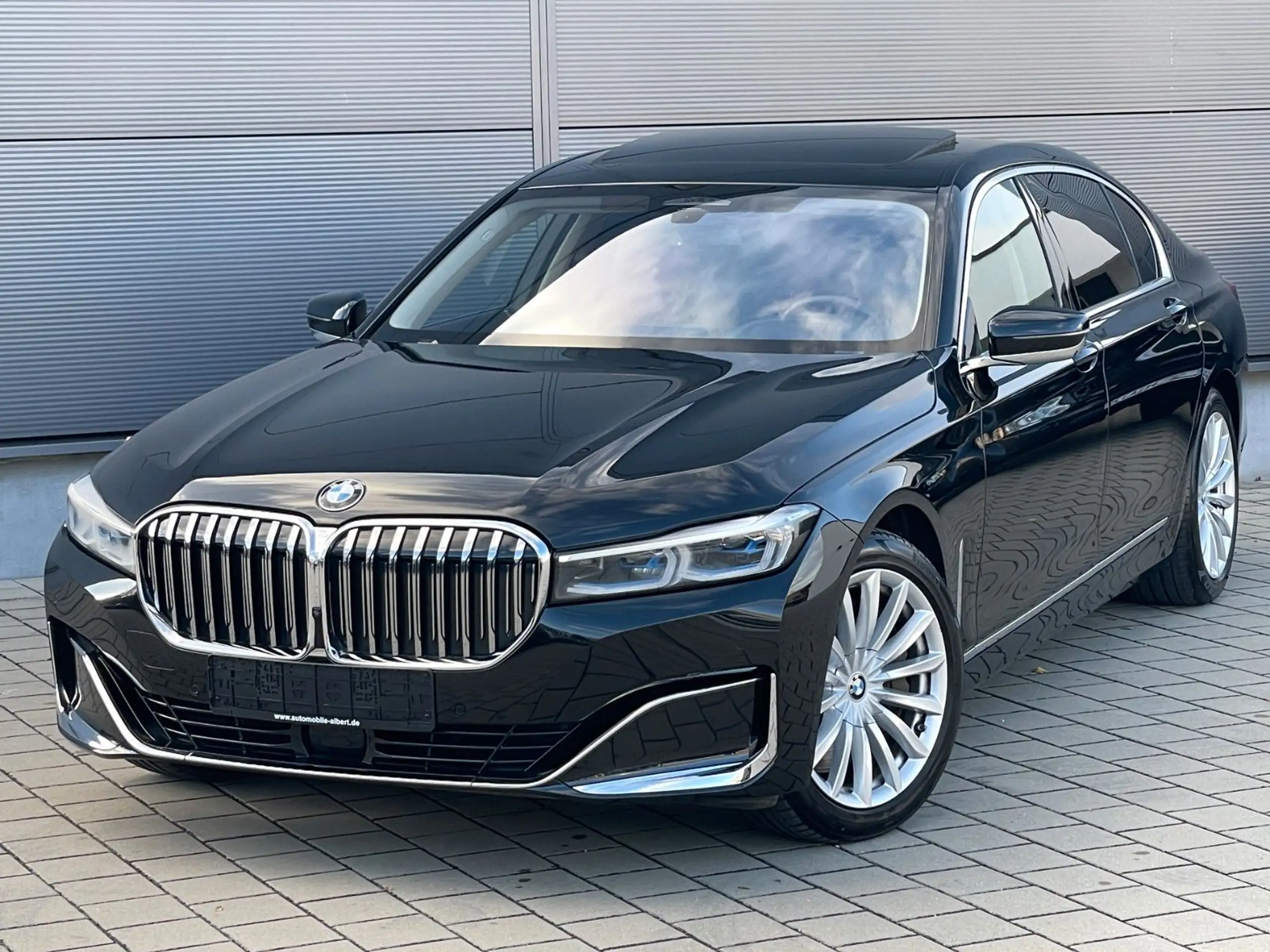 BMW - 750