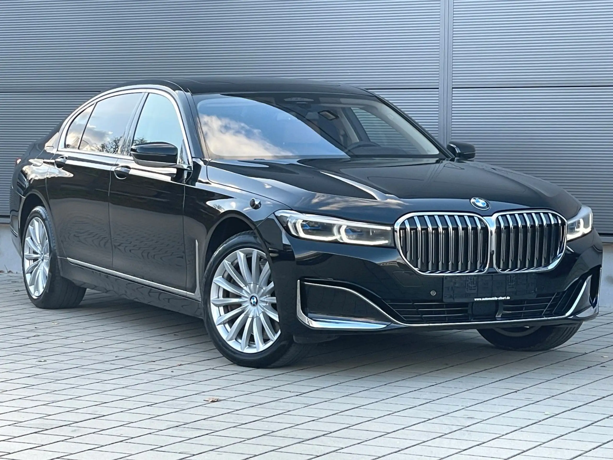 BMW - 750