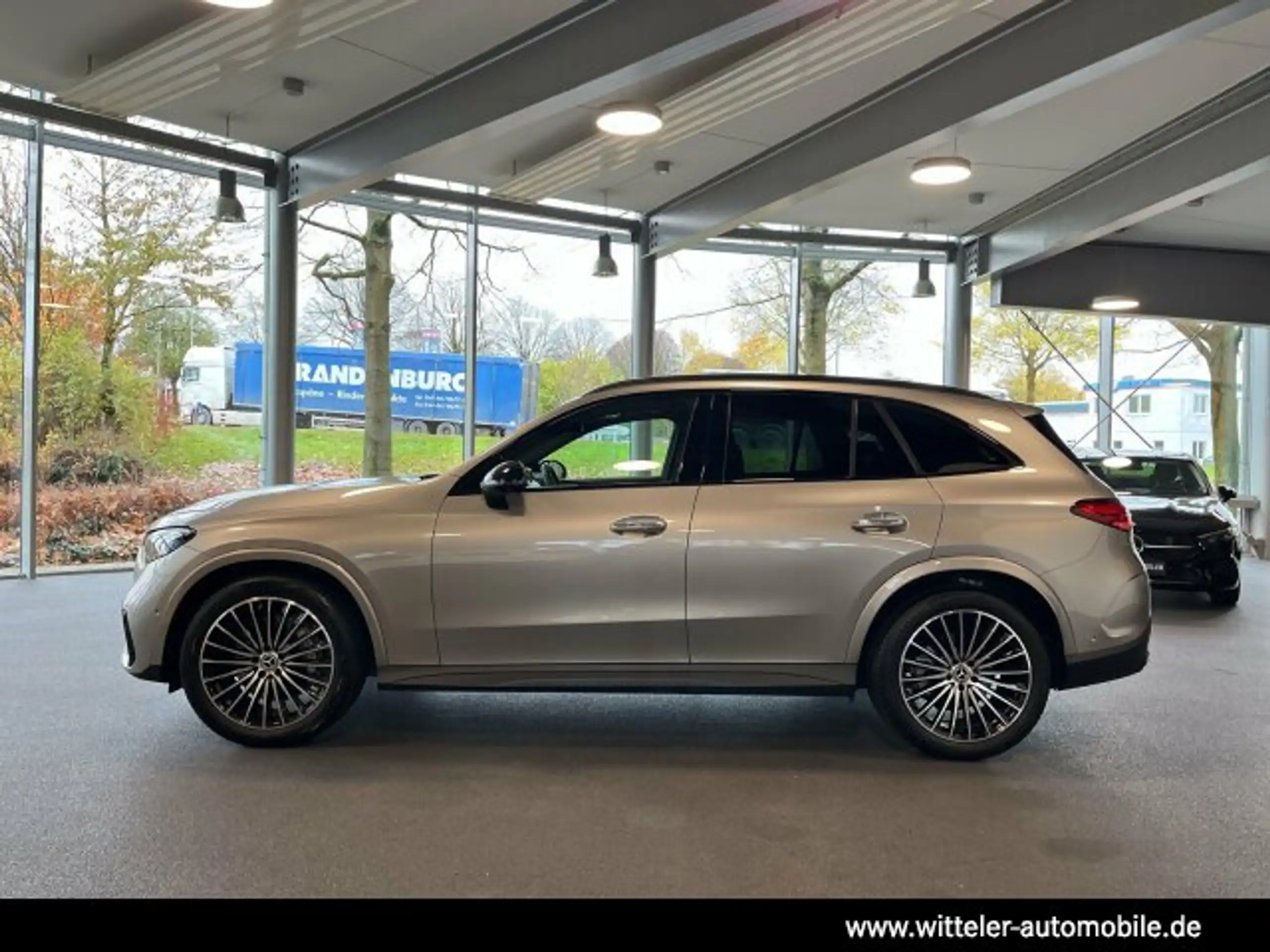 Mercedes-Benz - GLC 300