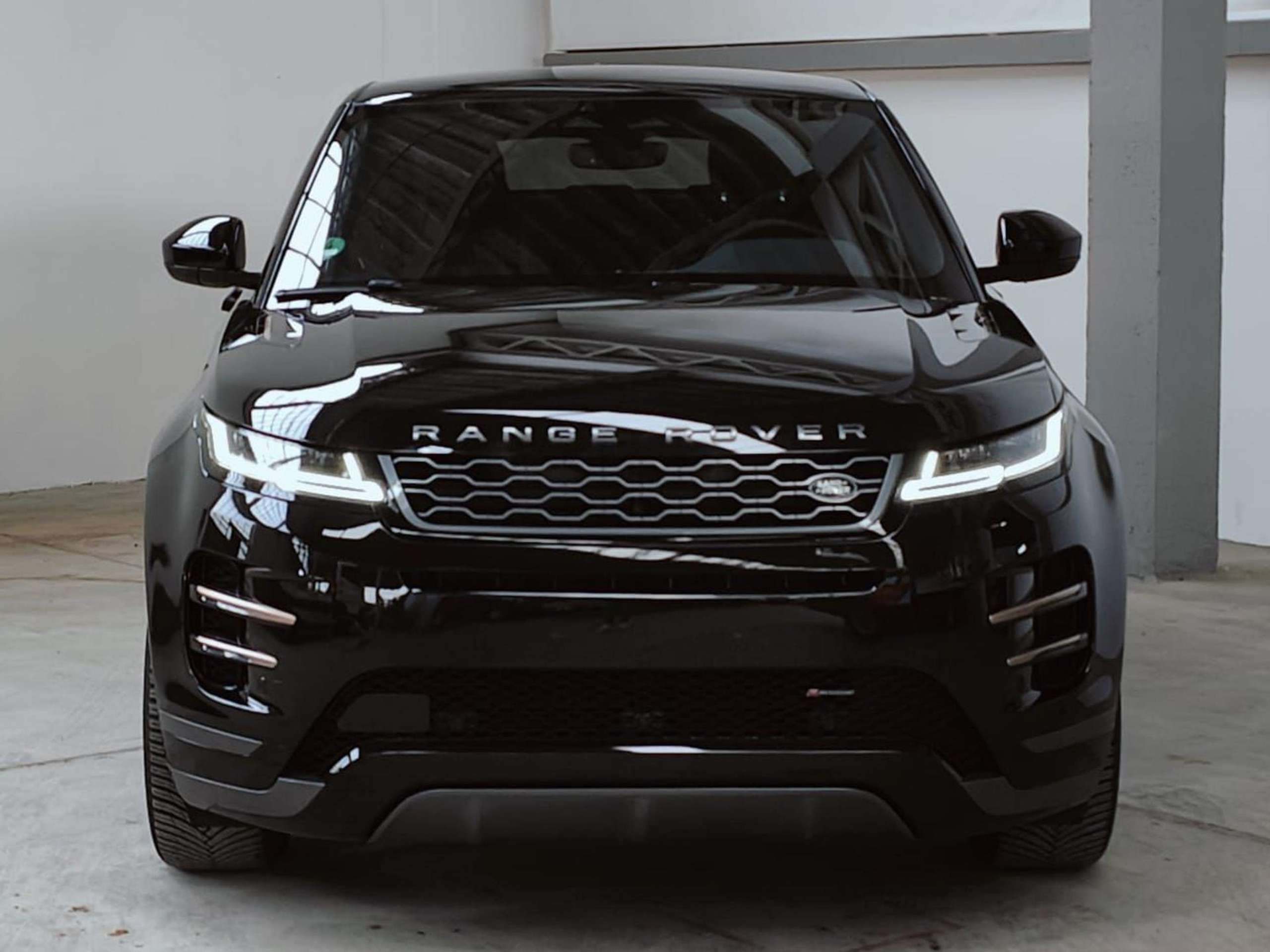 Land Rover - Range Rover Evoque