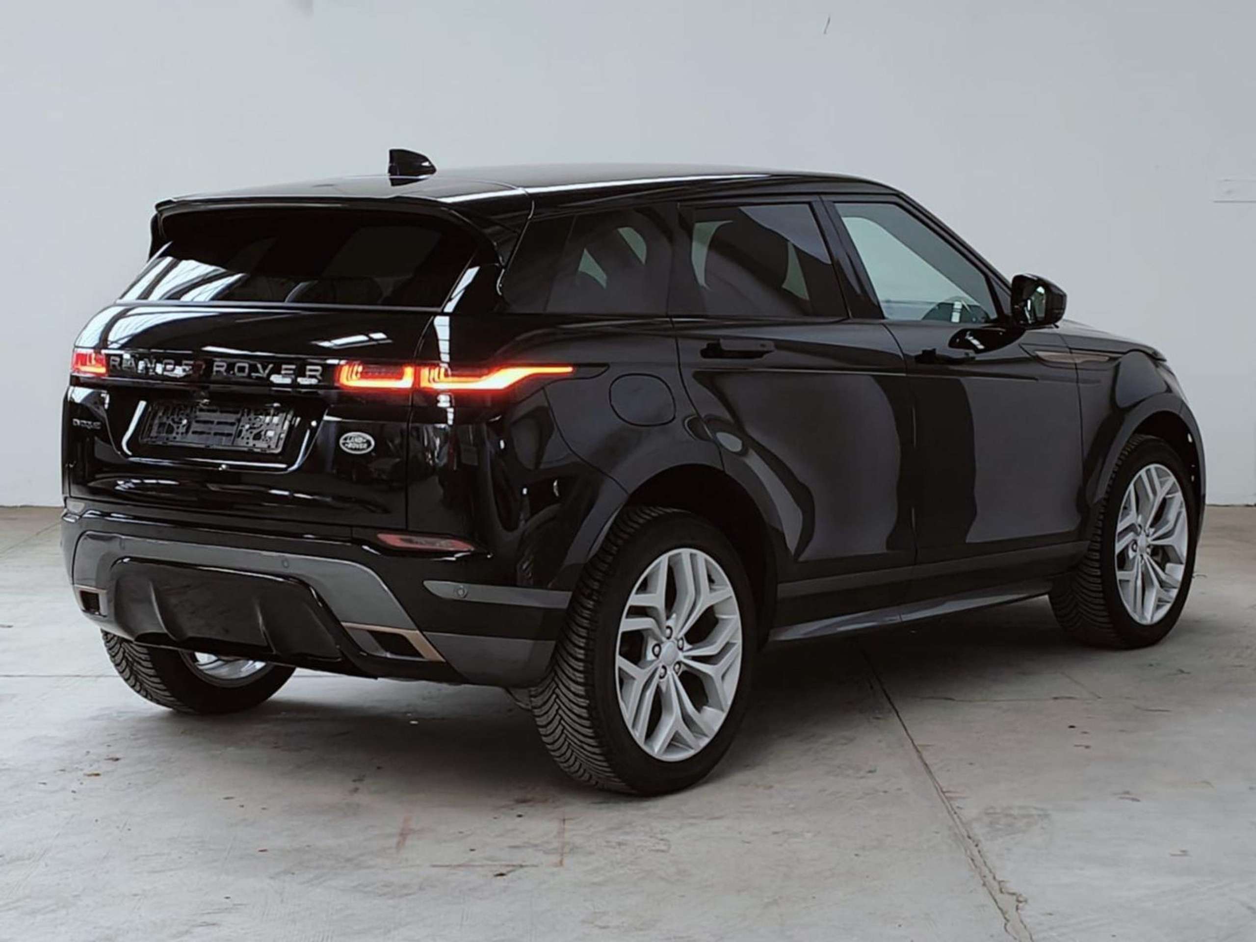 Land Rover - Range Rover Evoque