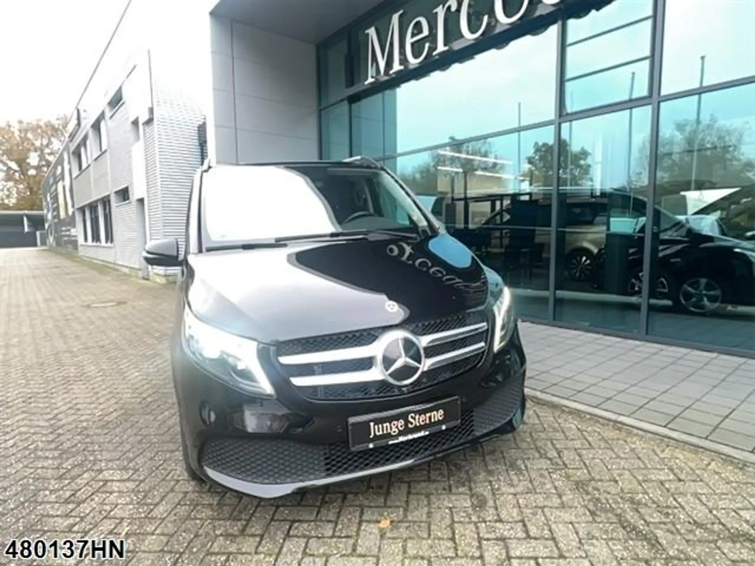 Mercedes-Benz - V 300