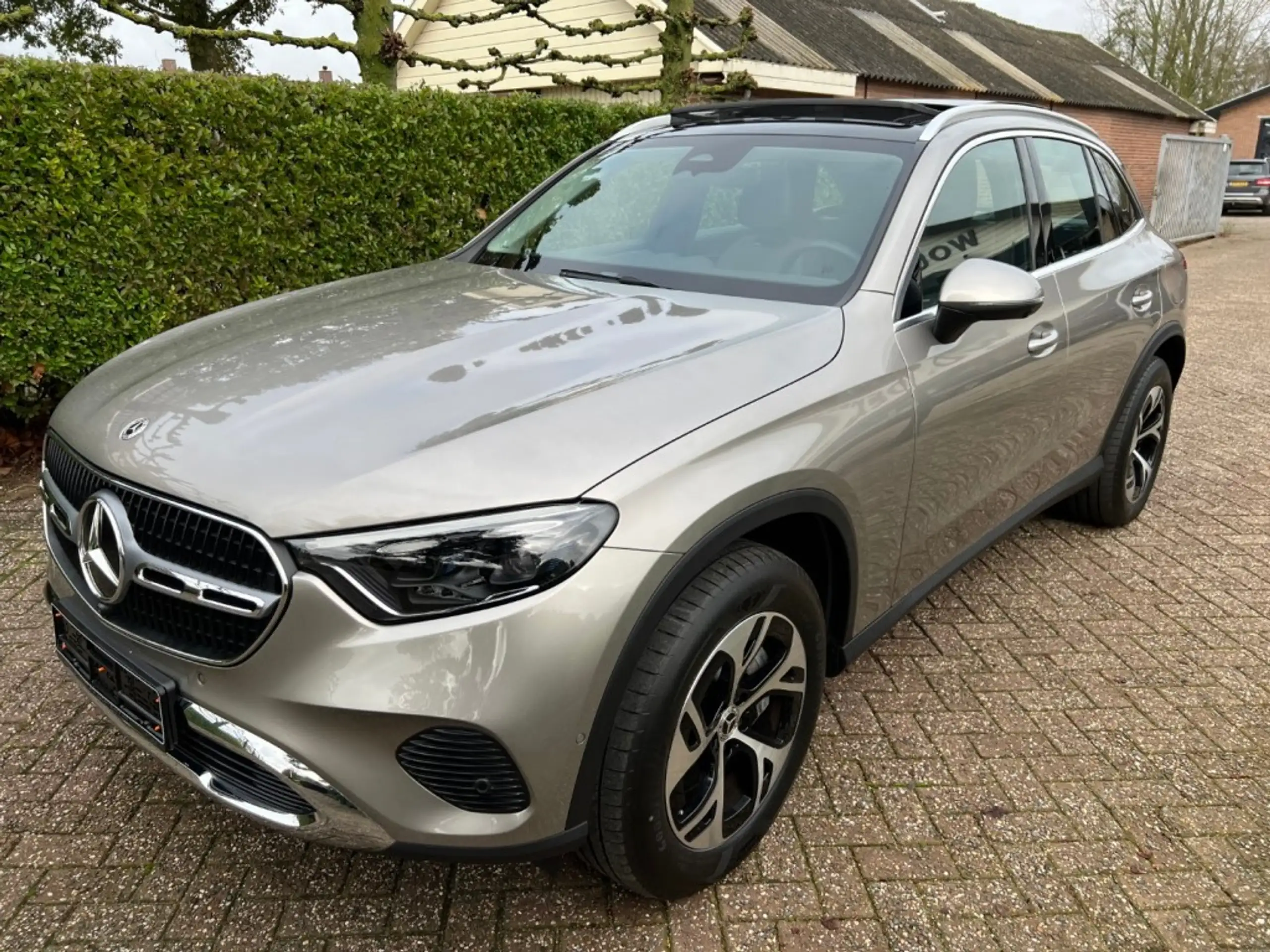 Mercedes-Benz - GLC 300