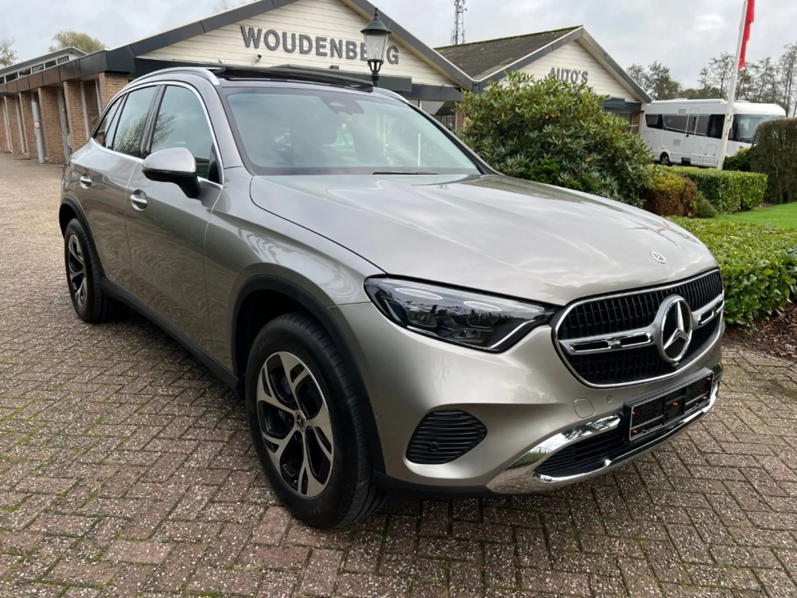 Mercedes-Benz - GLC 300