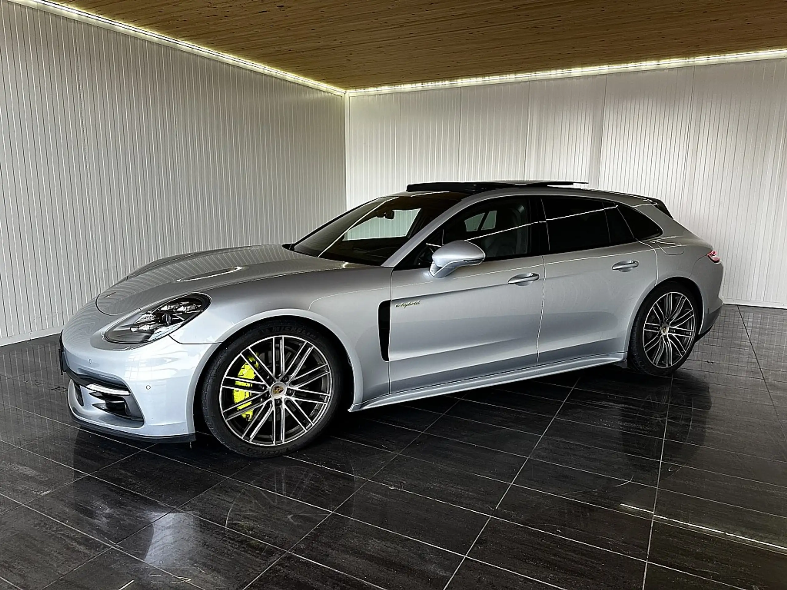 Porsche - Panamera