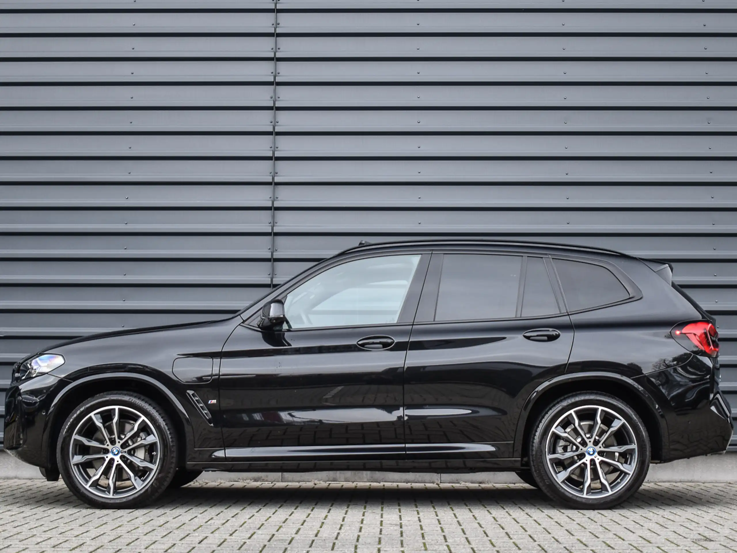 BMW - X3