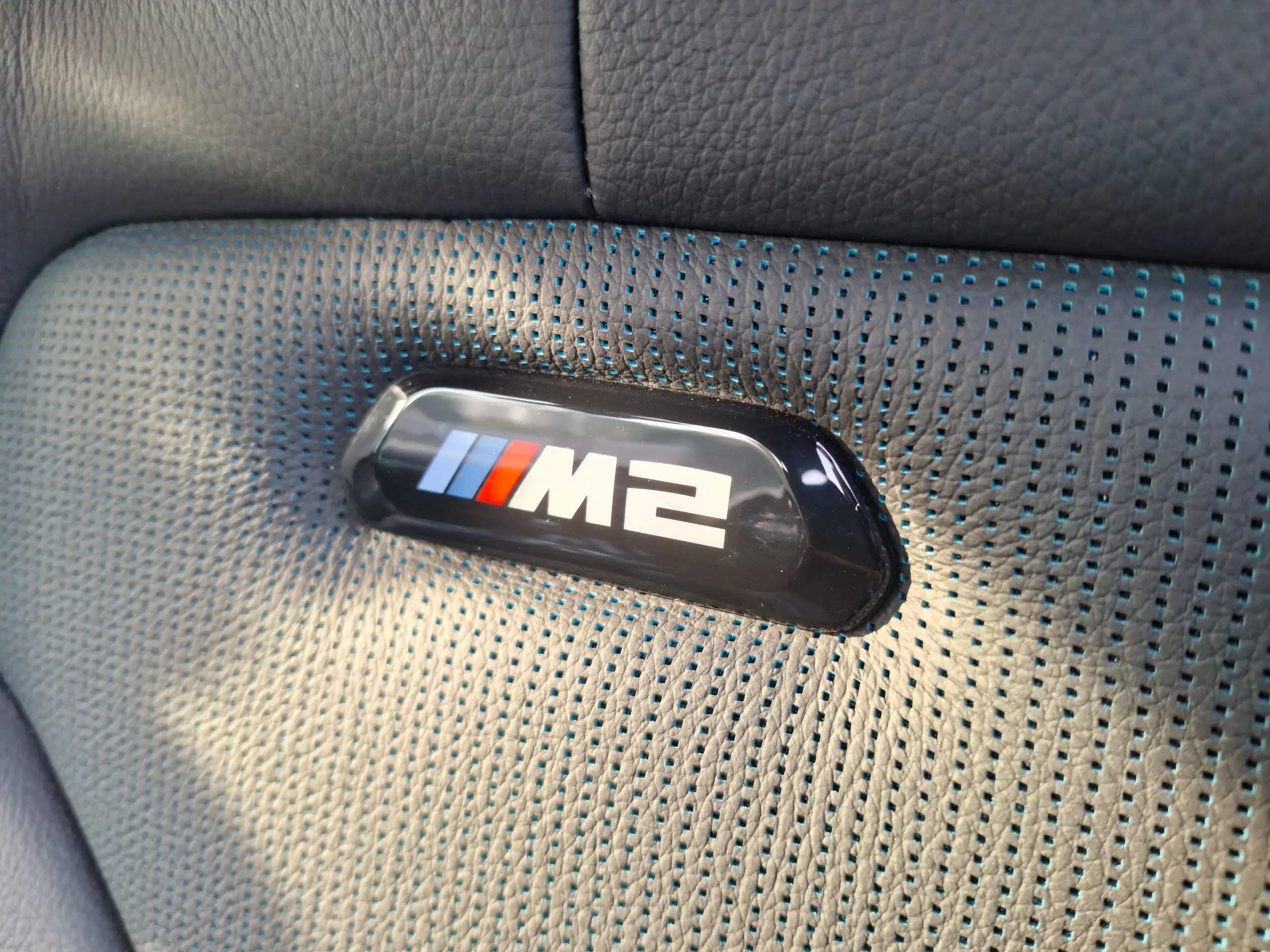 BMW - M2