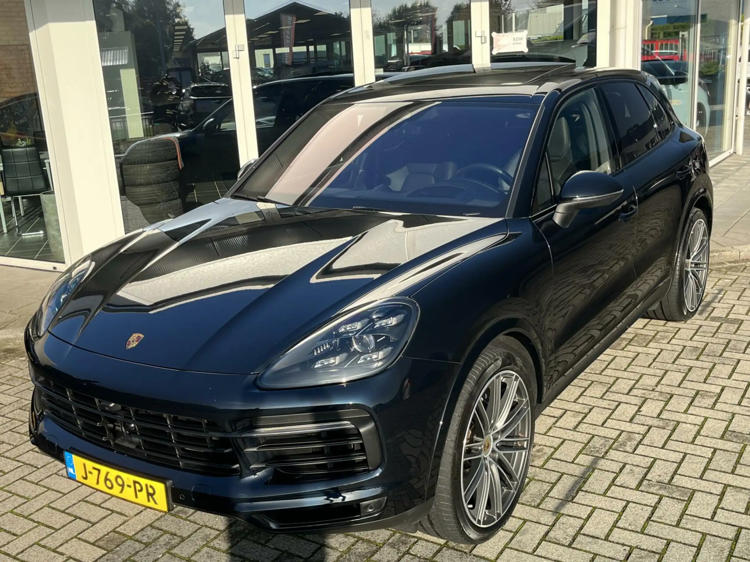 Porsche - Cayenne