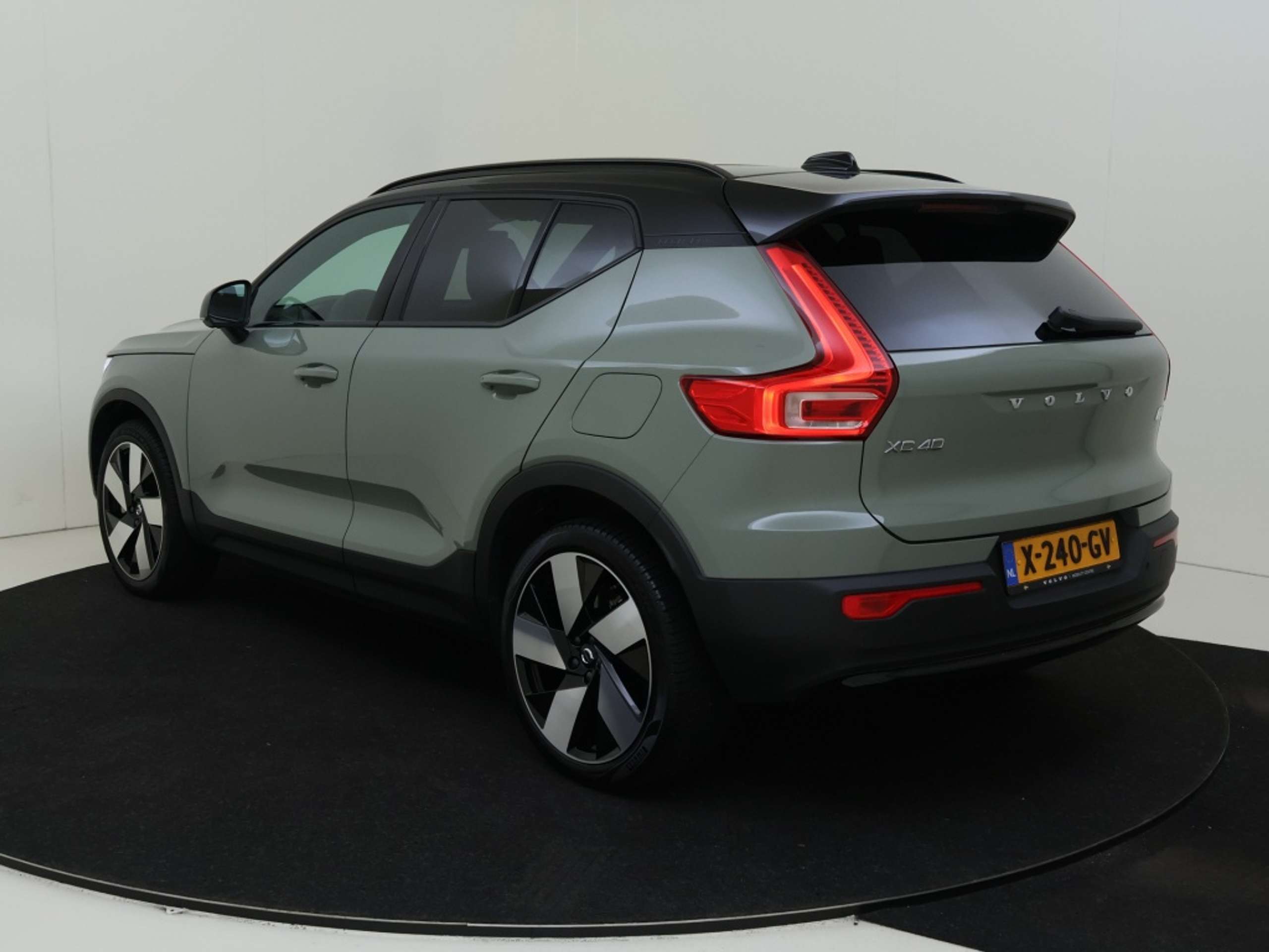 Volvo - XC40