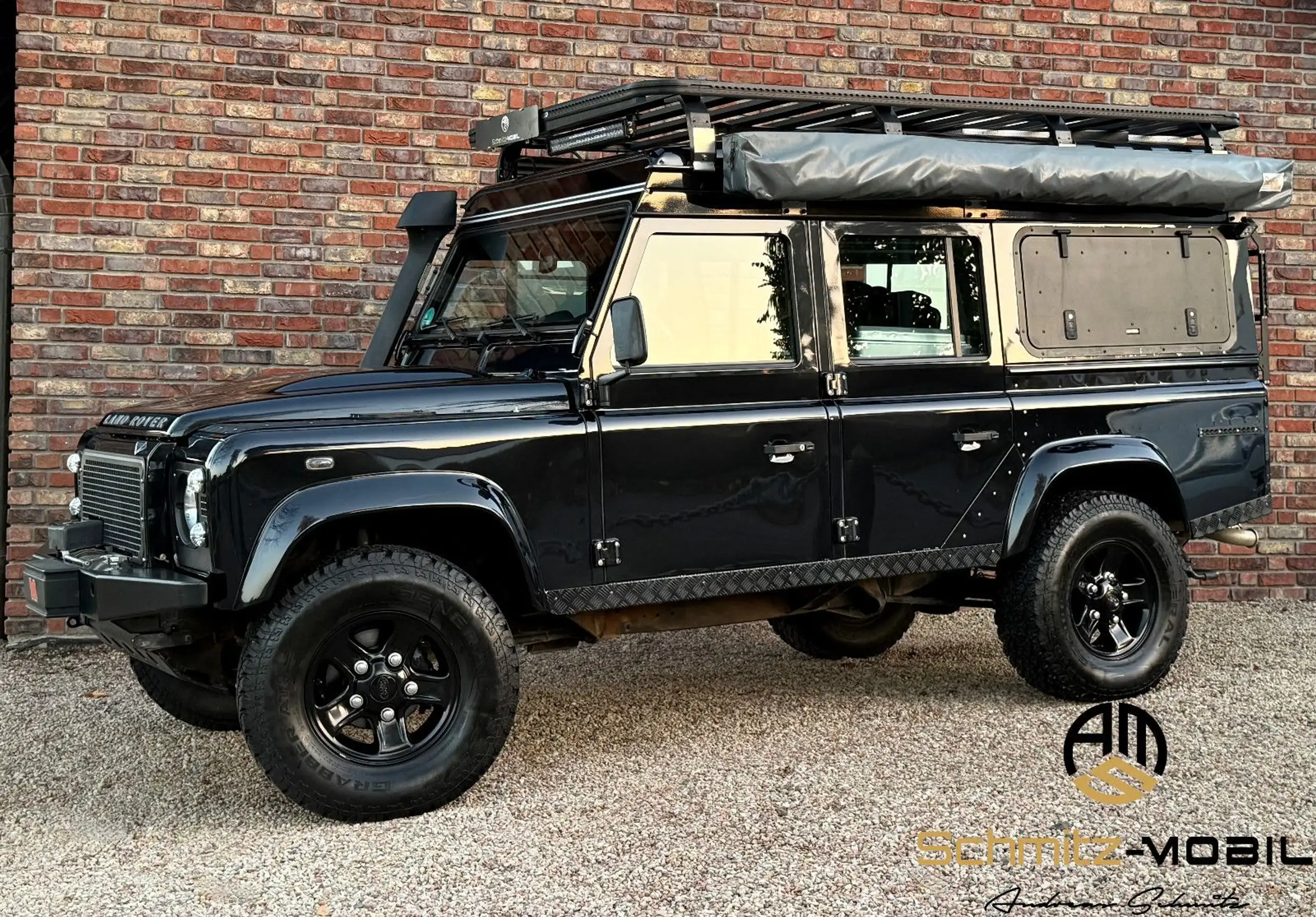 Land Rover Defender 2011