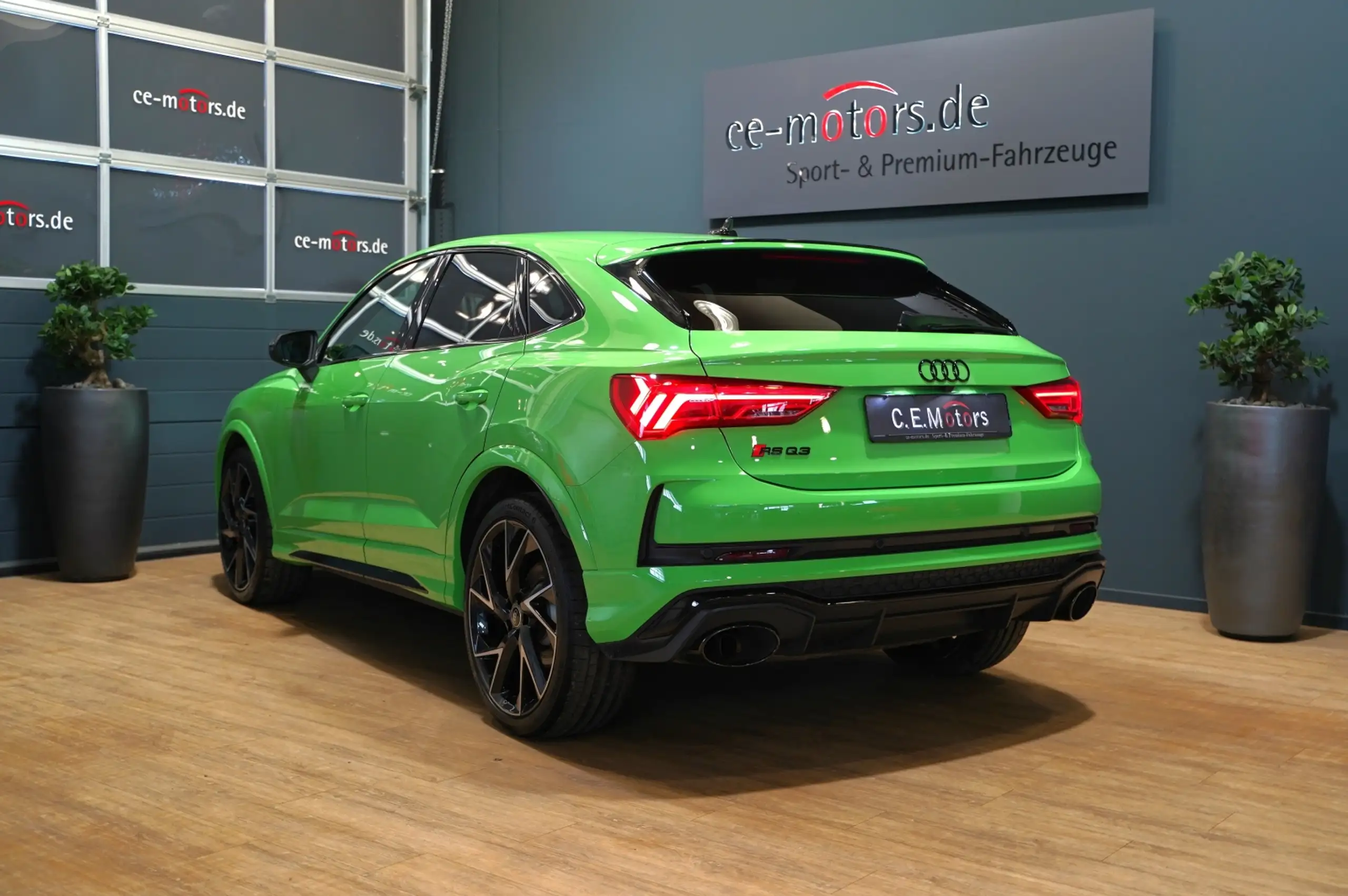 Audi - RS Q3