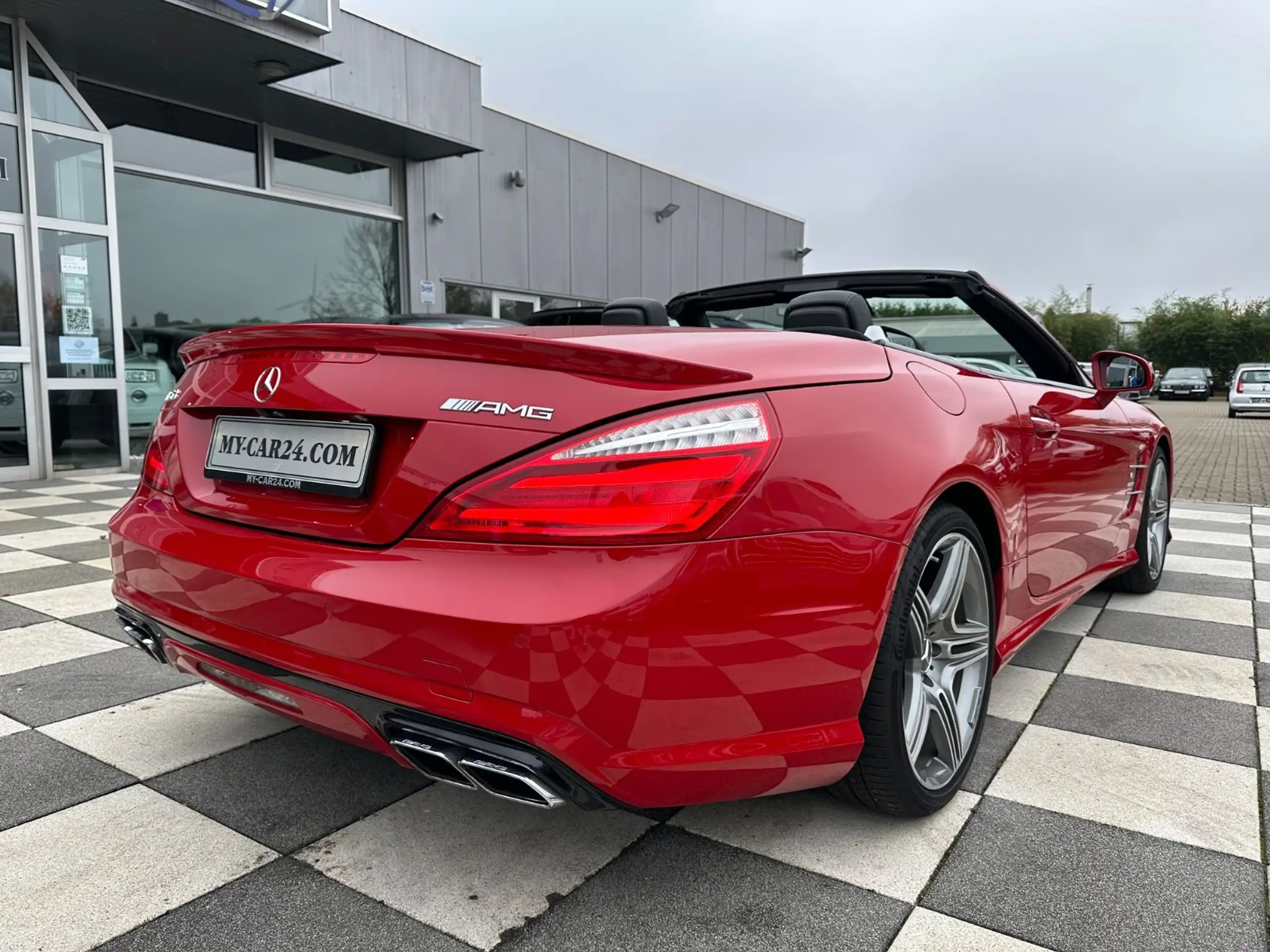 Mercedes-Benz - SL 63 AMG