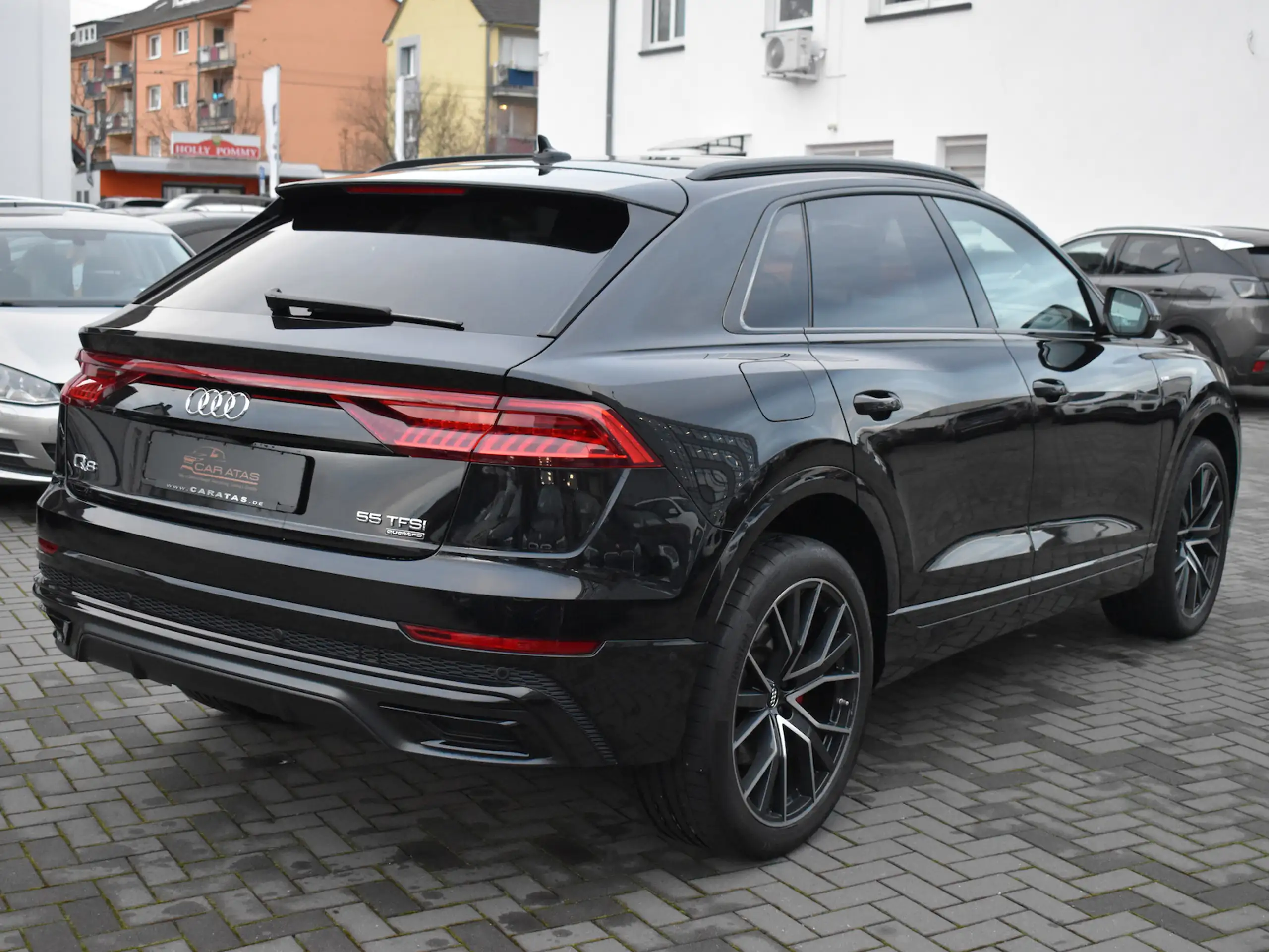 Audi - Q8