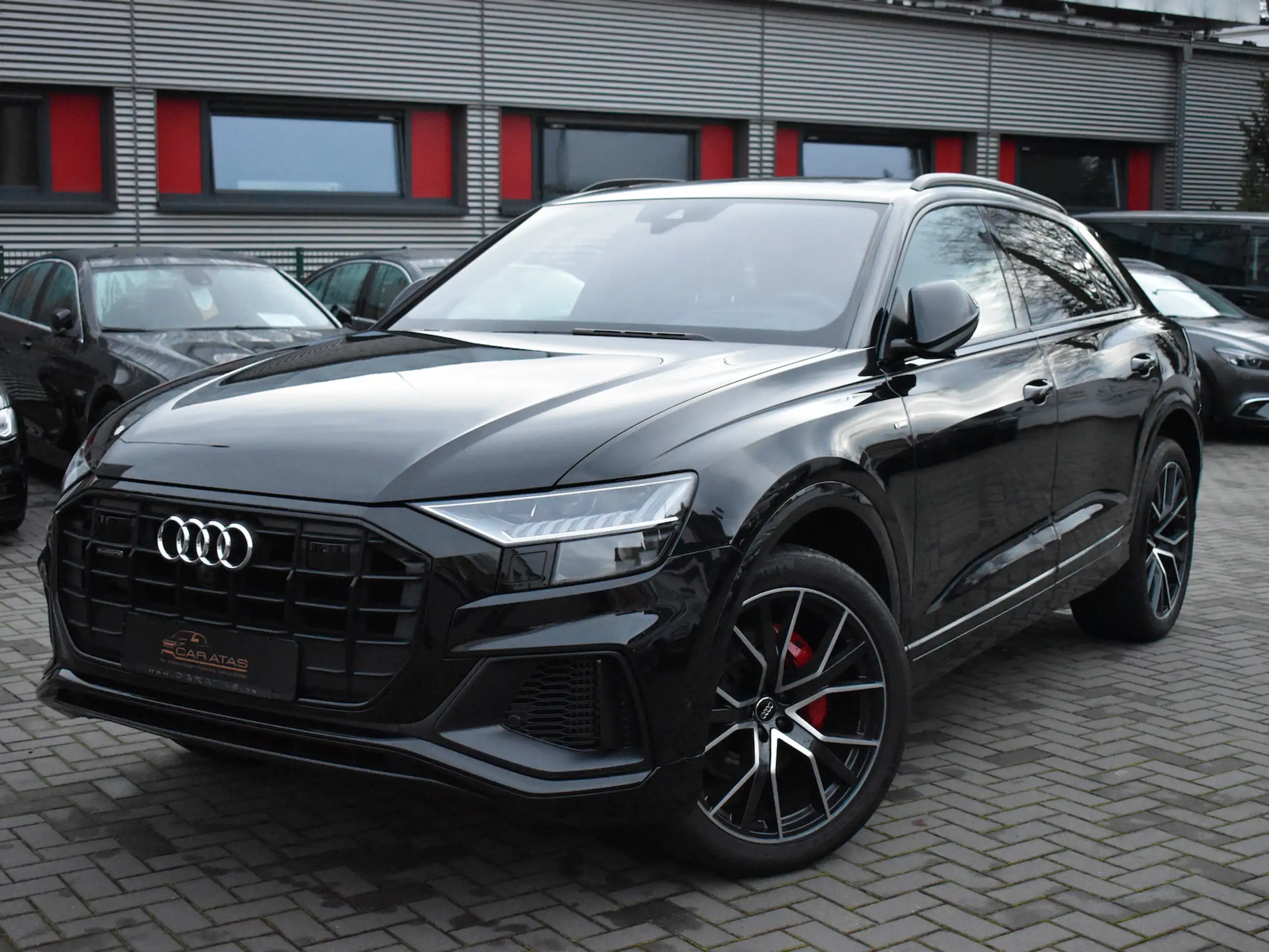 Audi - Q8