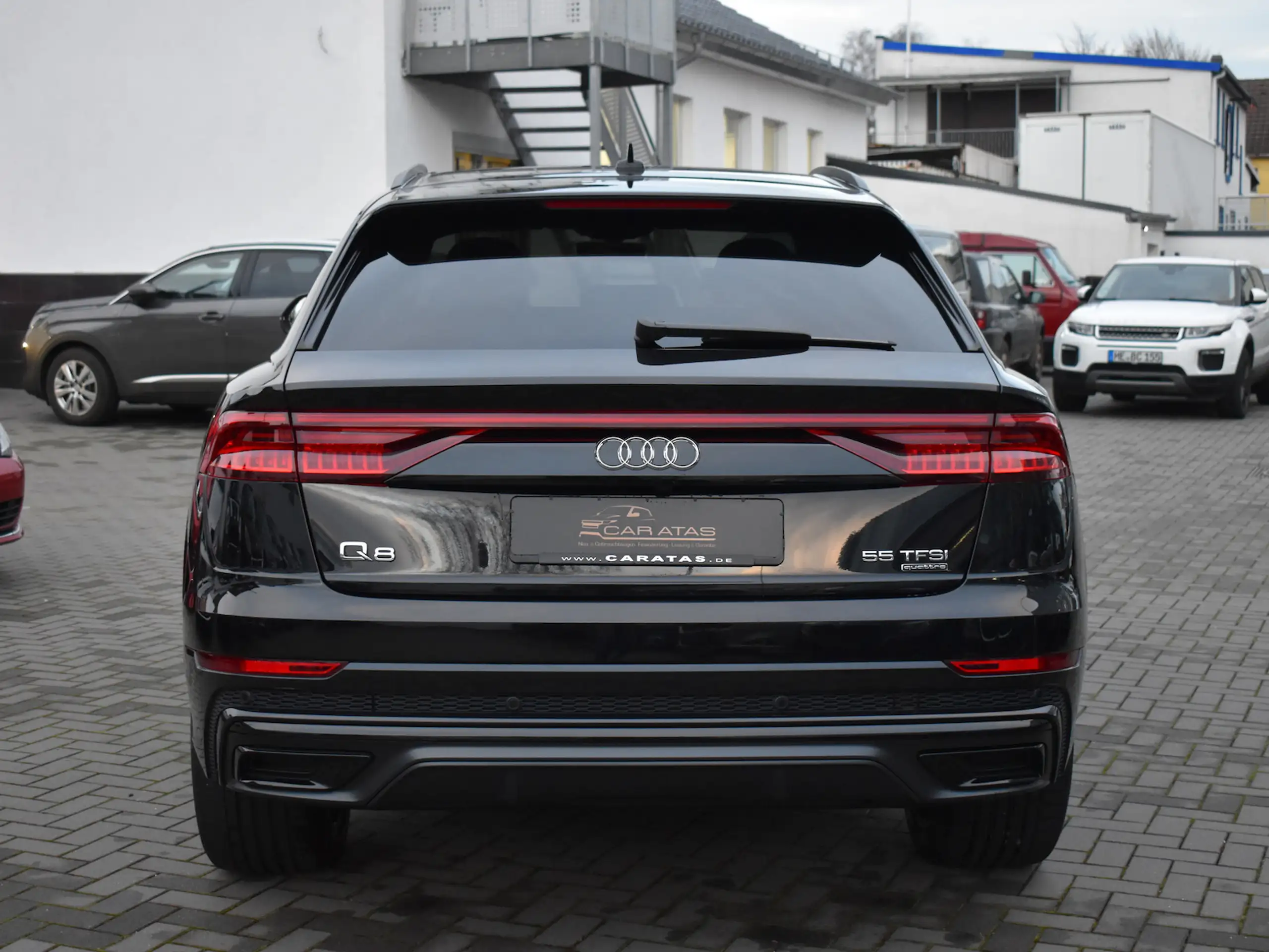 Audi - Q8