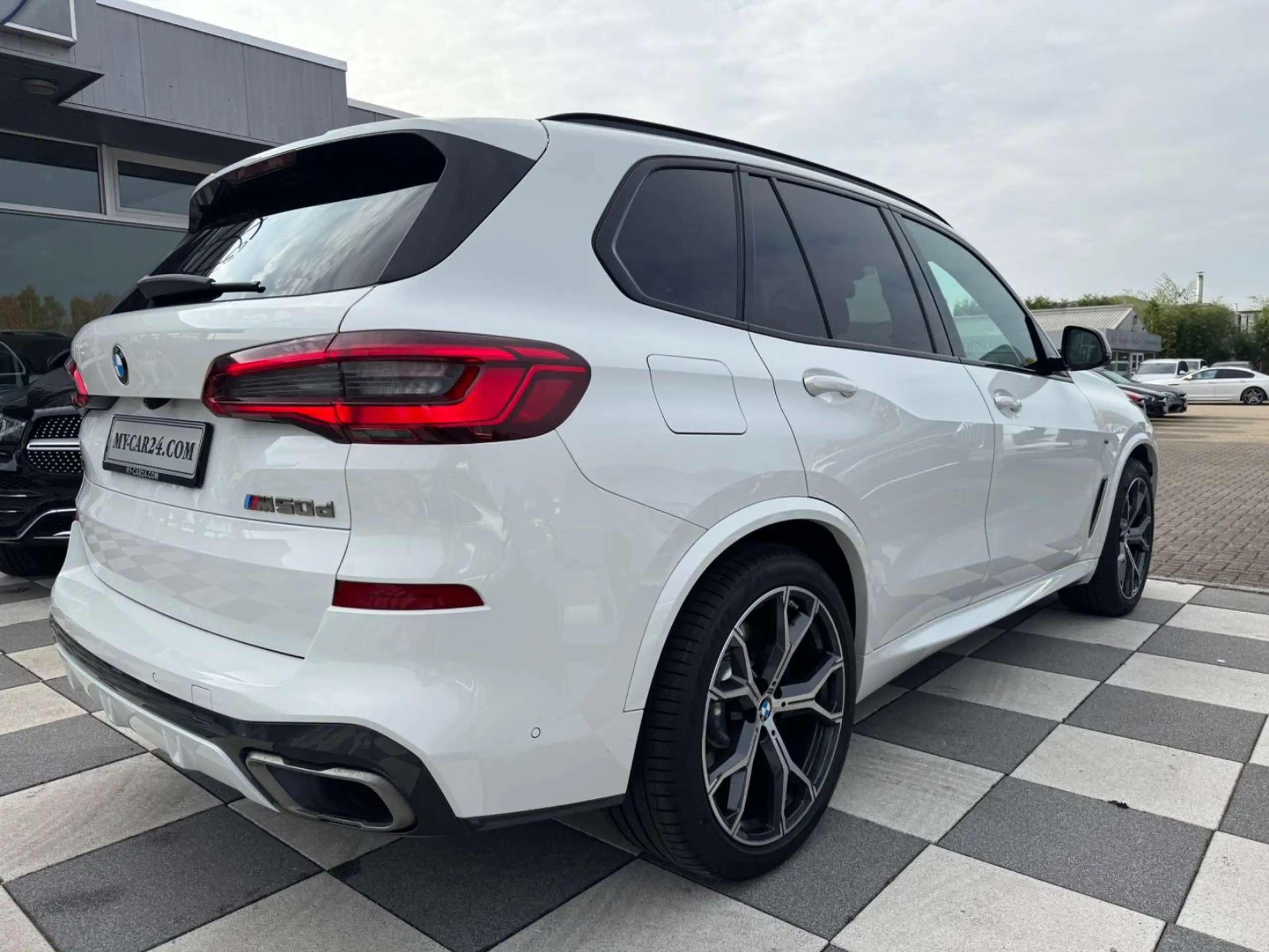 BMW - X5 M