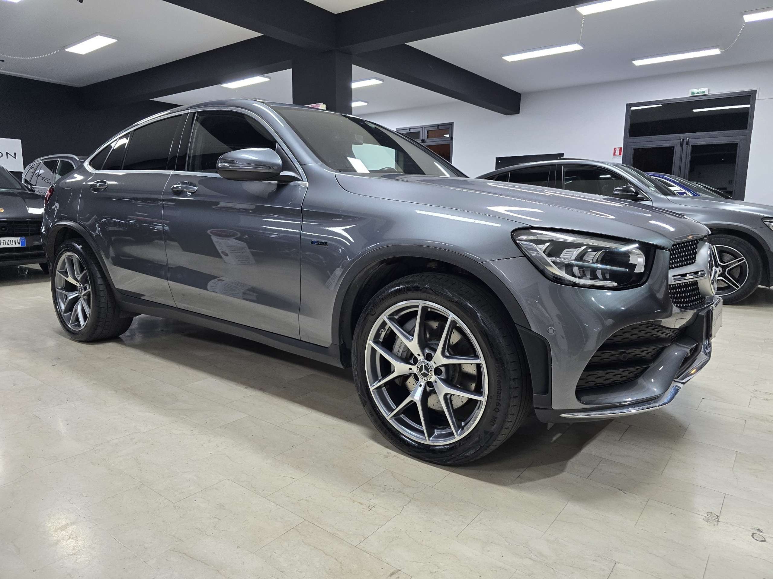 Mercedes-Benz - GLC 300