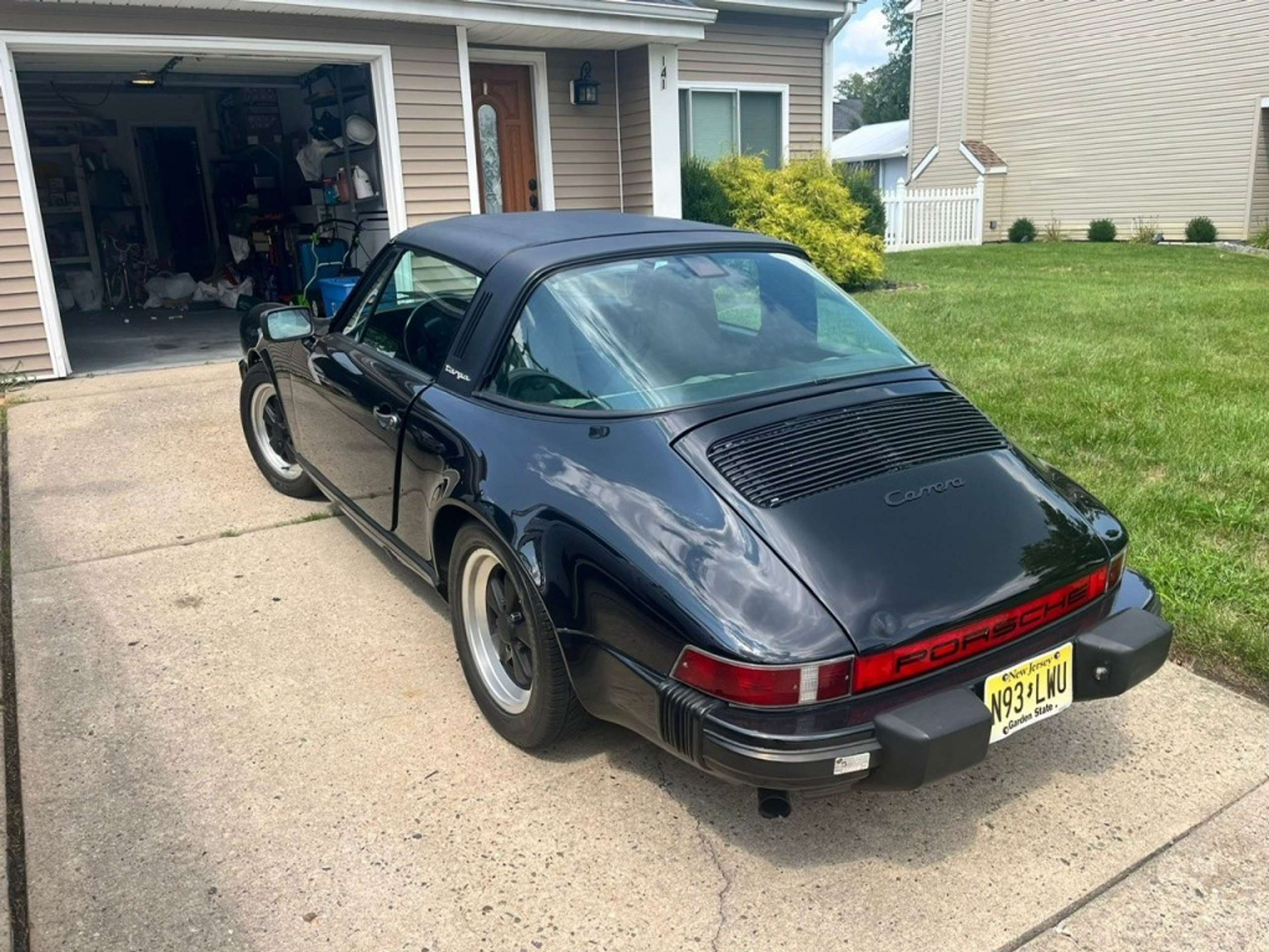 Porsche - 911