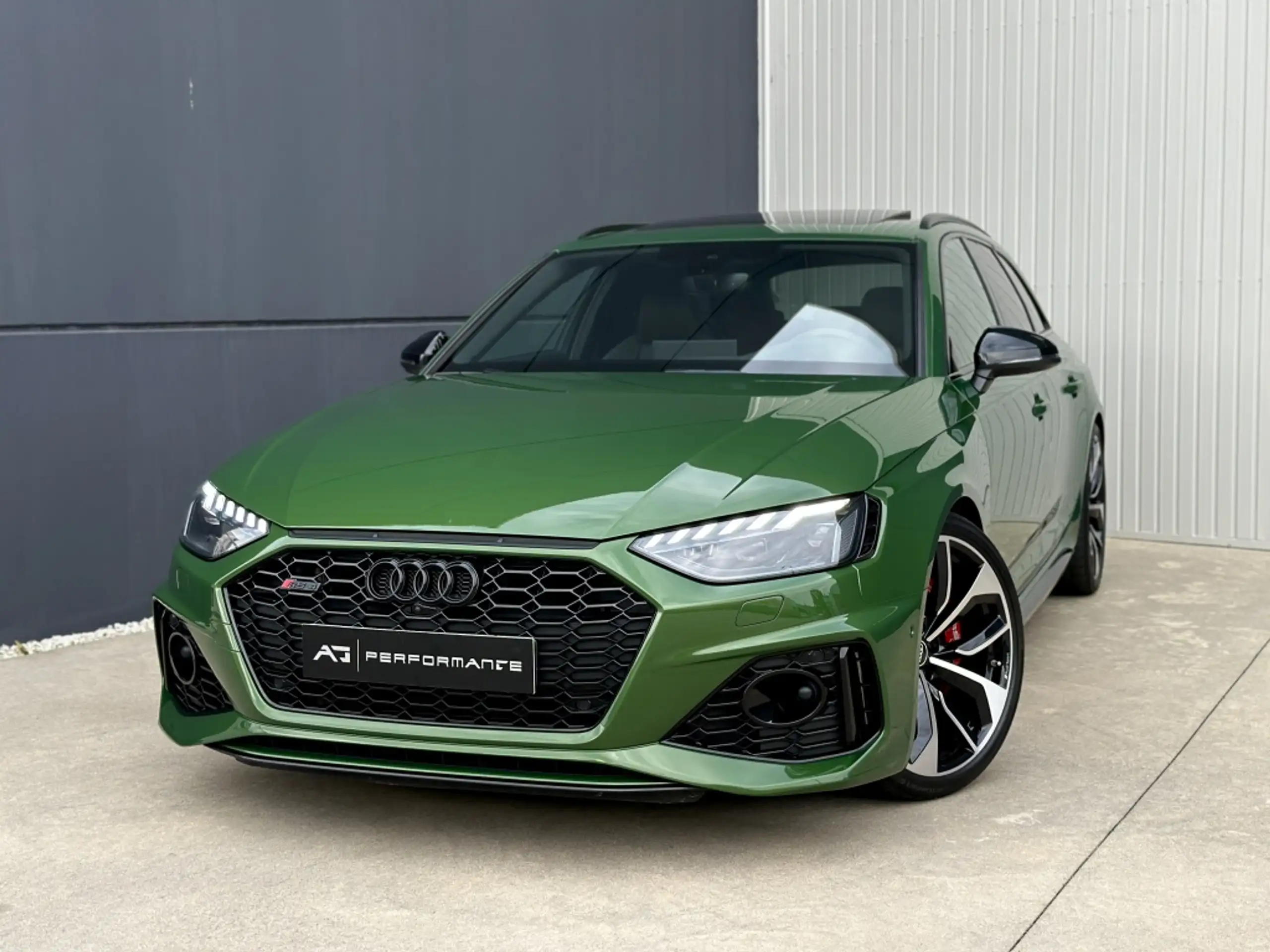 Audi - RS4