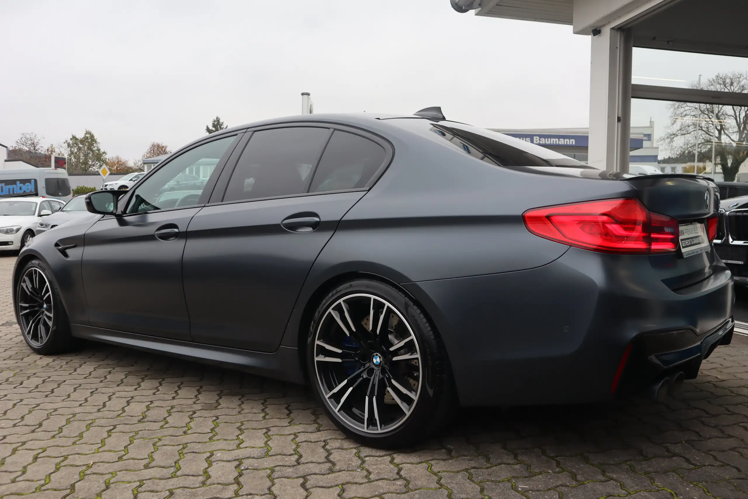 BMW - M5