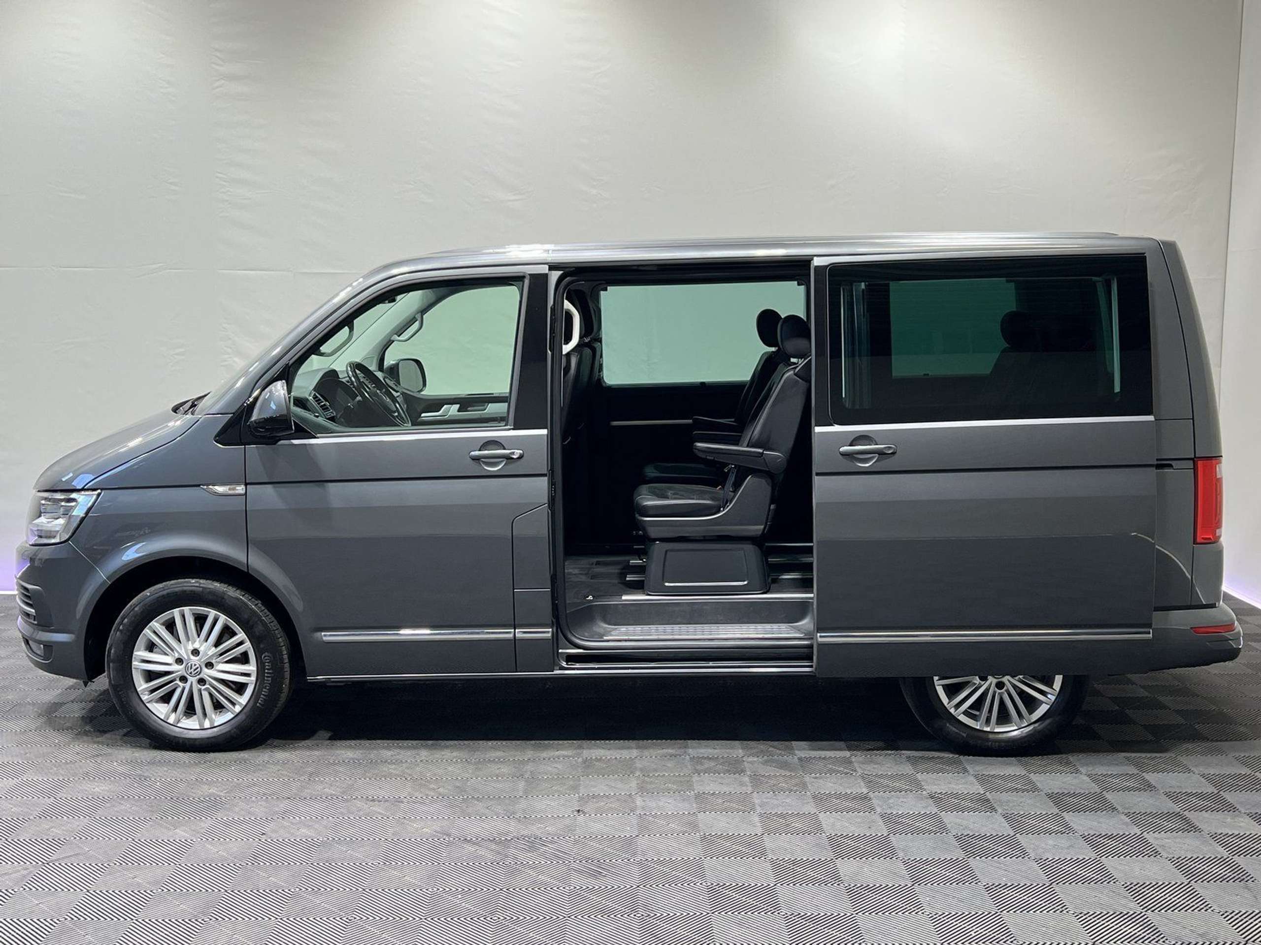 Volkswagen - T6 Multivan