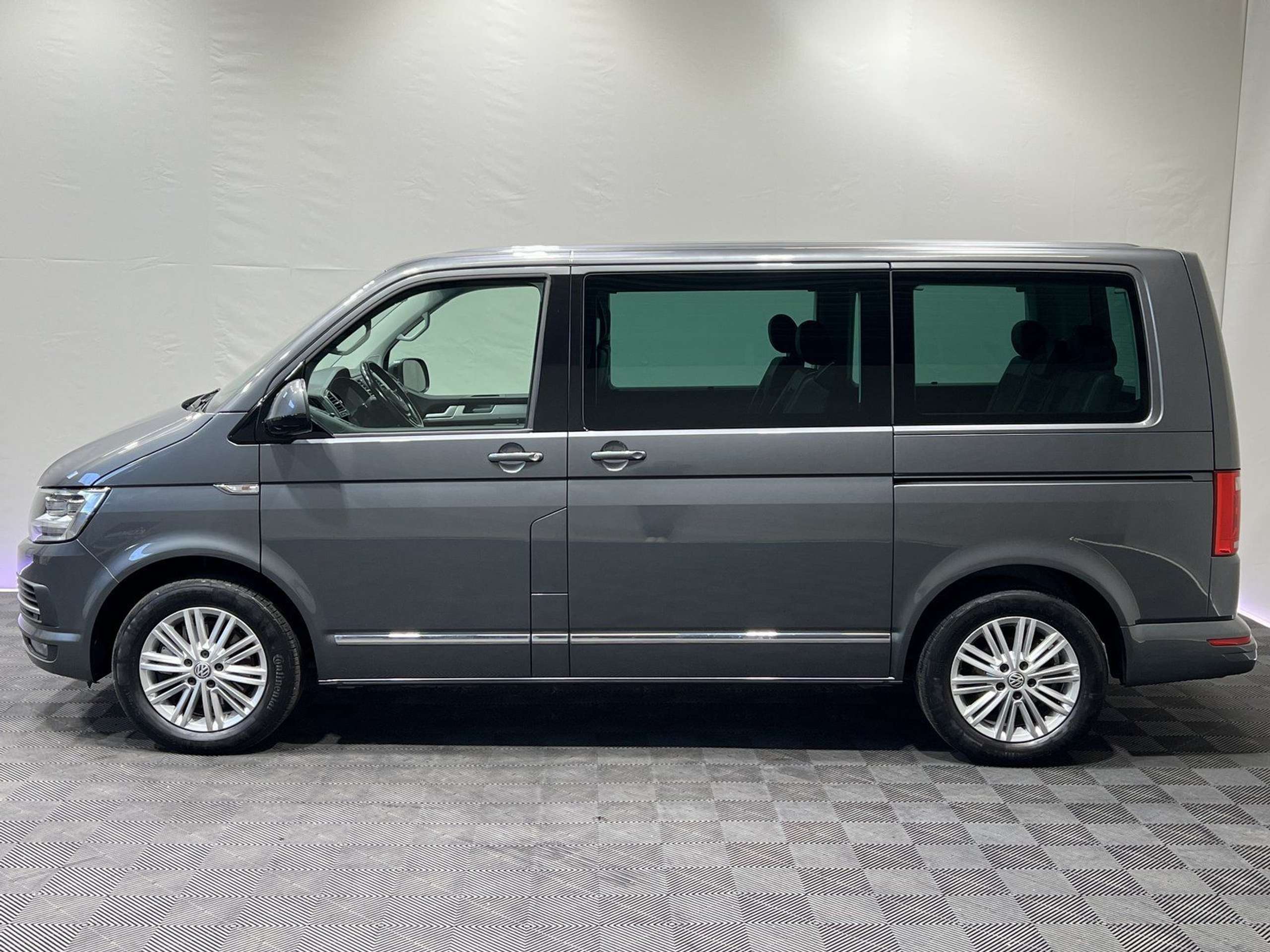 Volkswagen - T6 Multivan