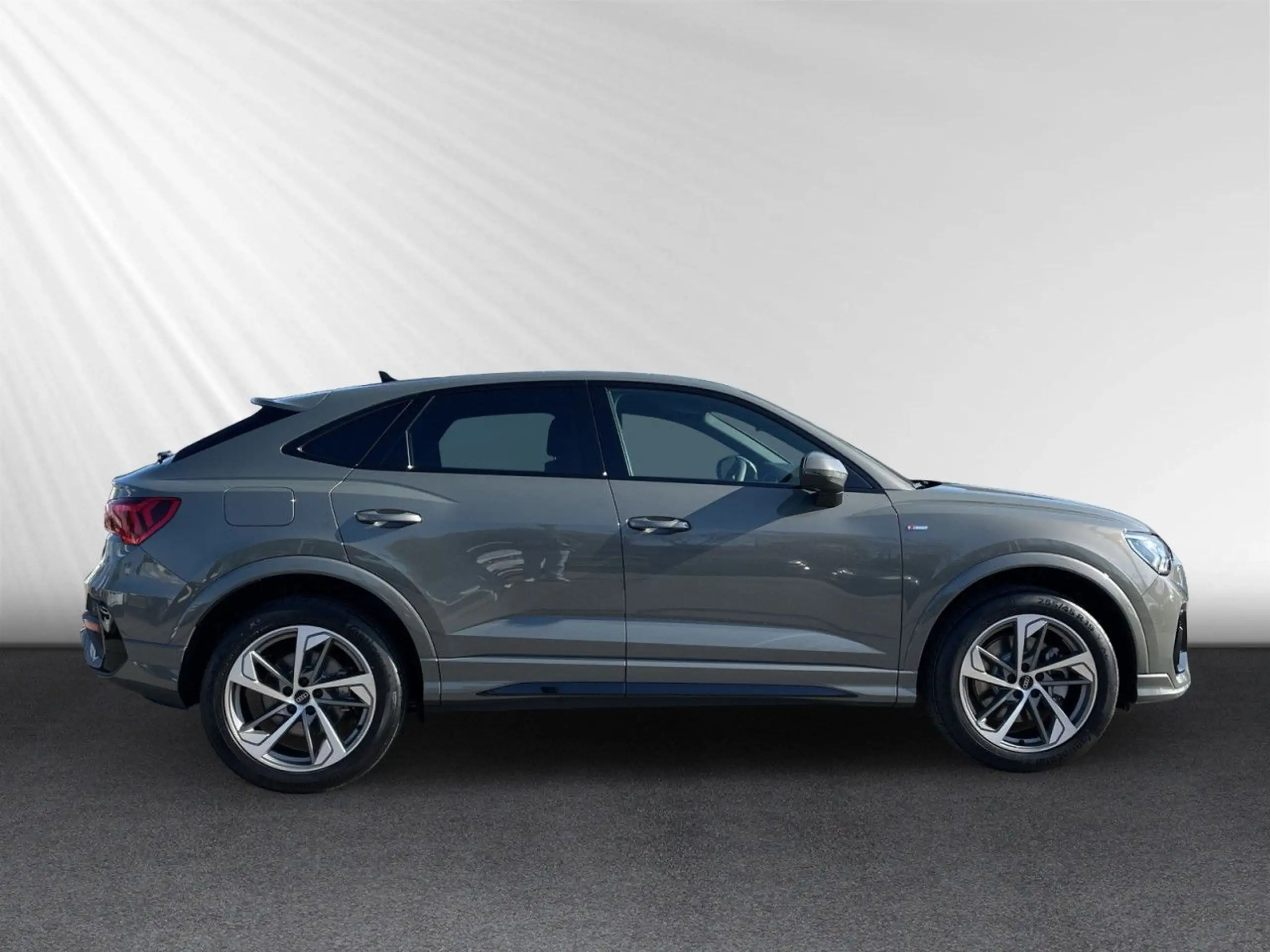 Audi - Q3