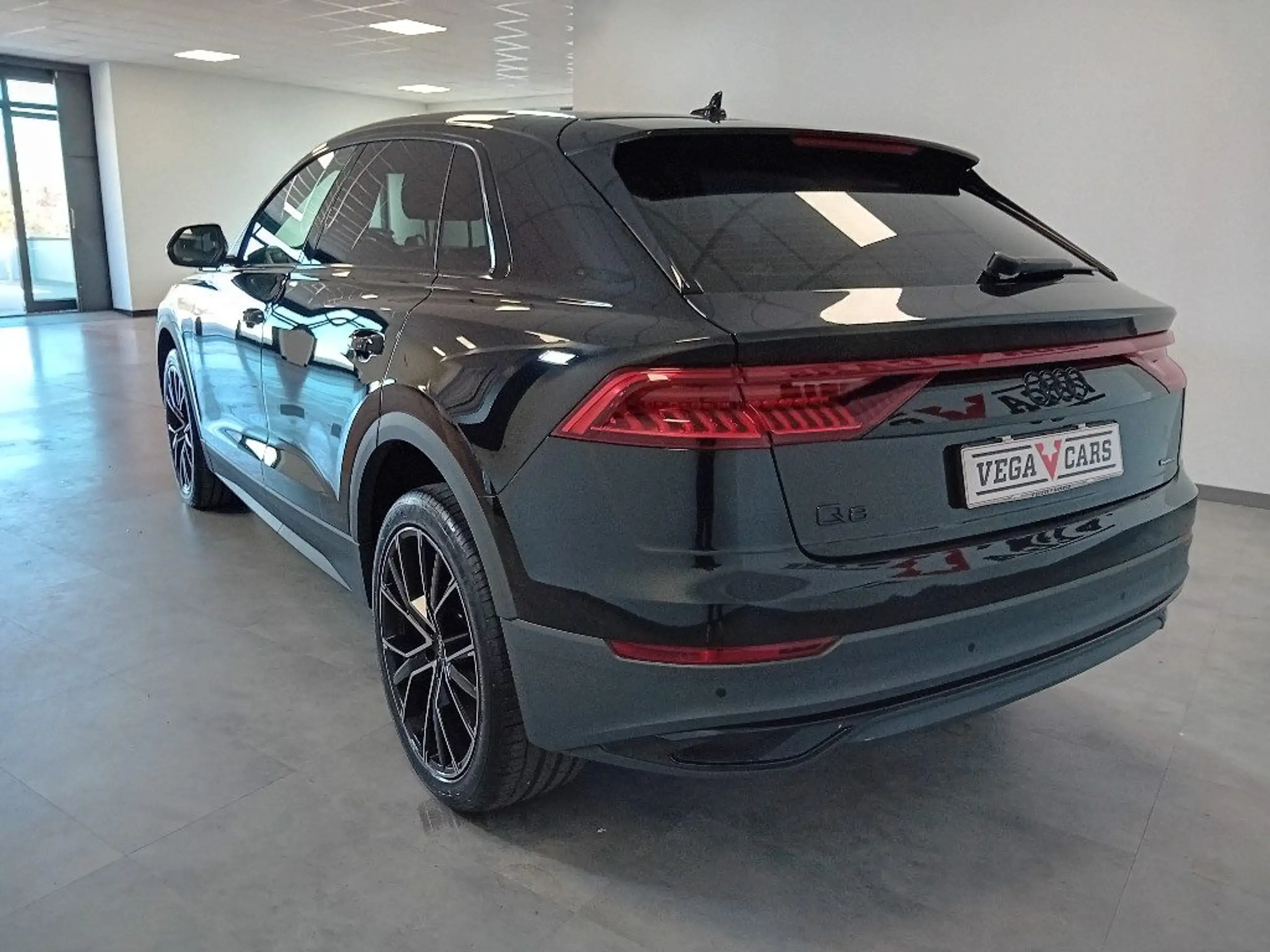 Audi - Q8