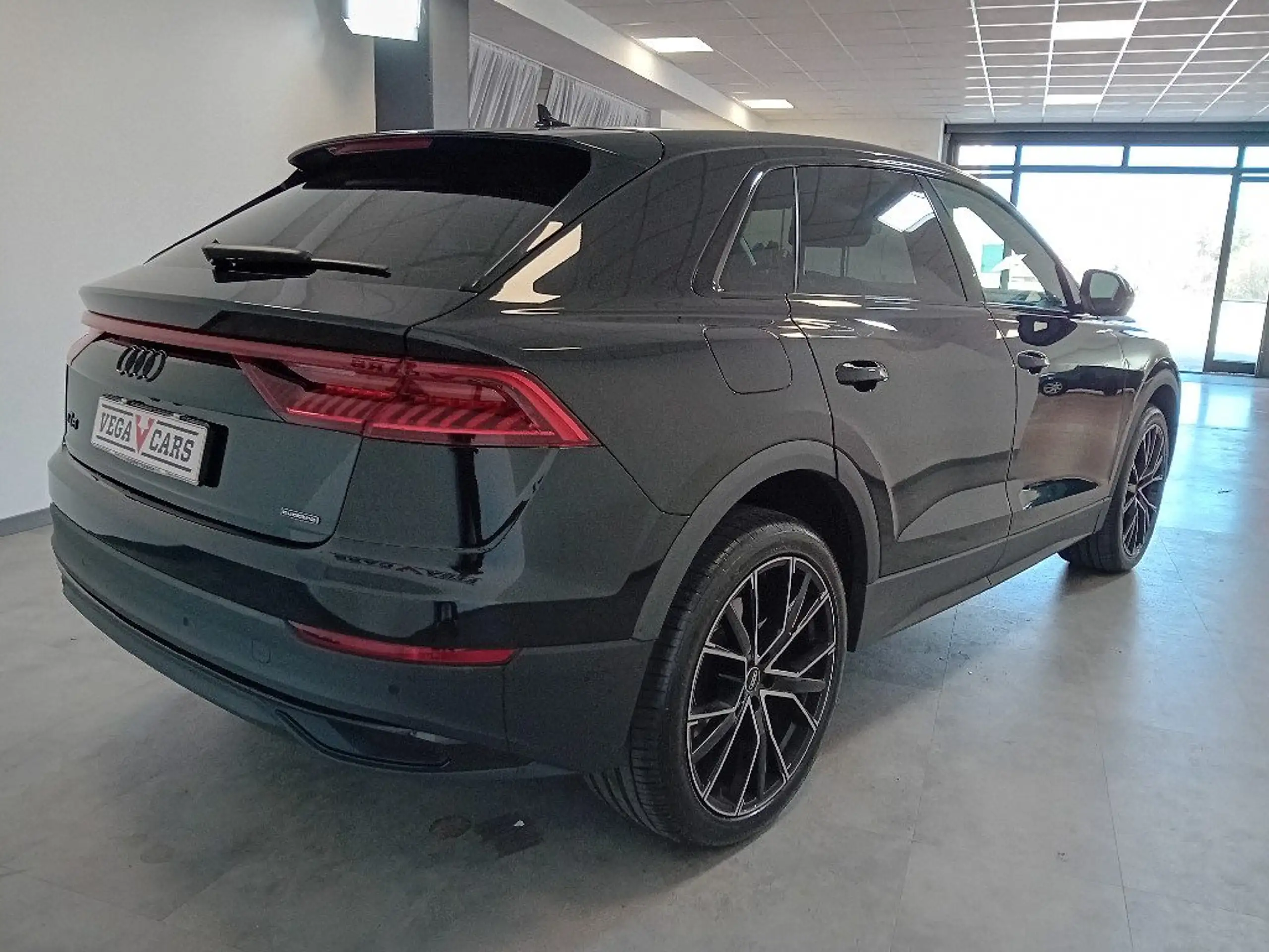 Audi - Q8