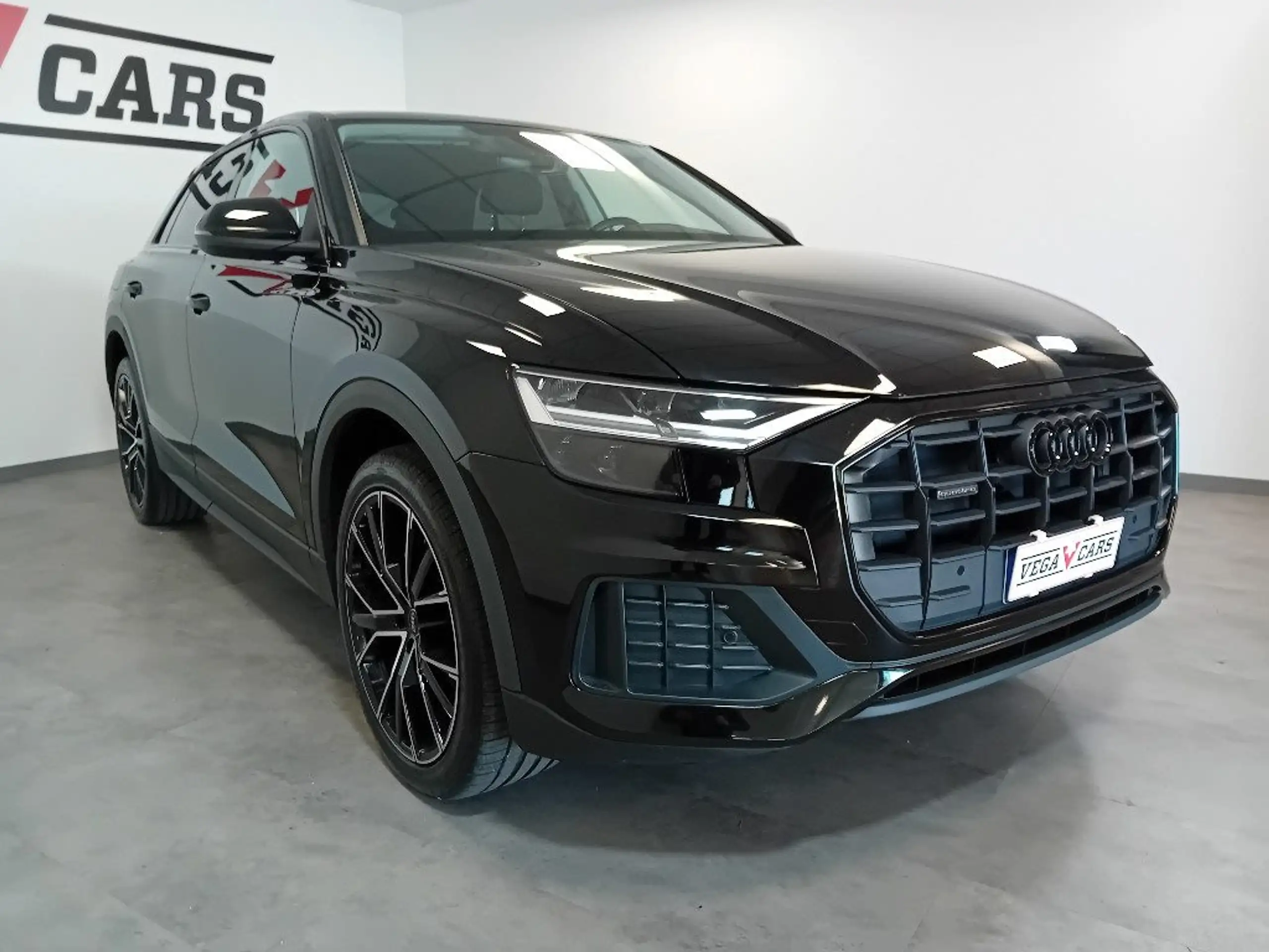 Audi - Q8