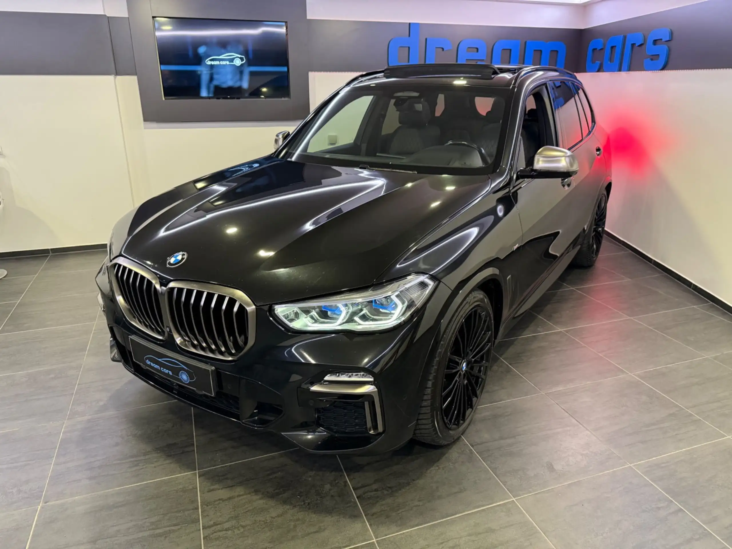 BMW - X5 M