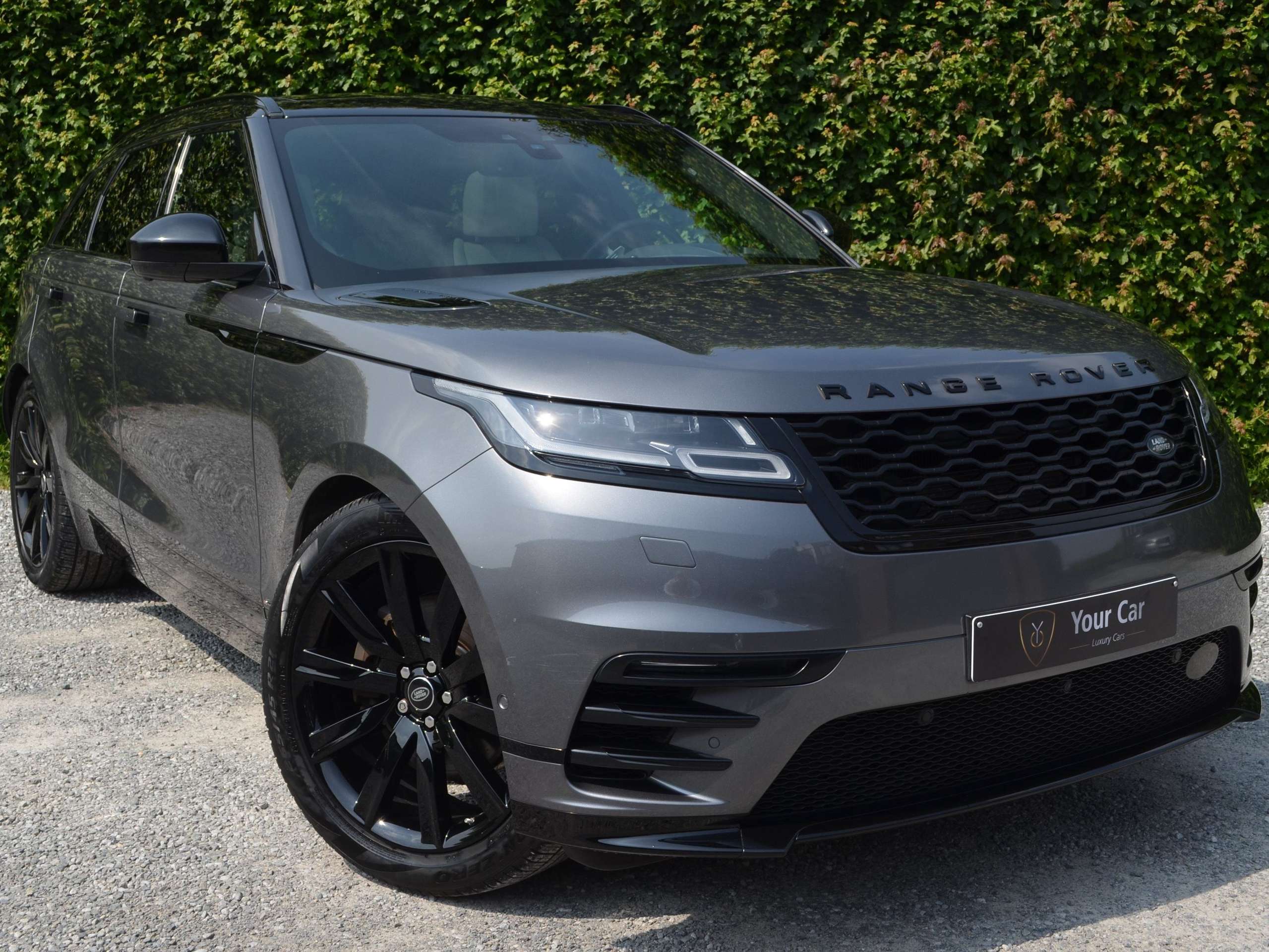 Land Rover - Range Rover Velar