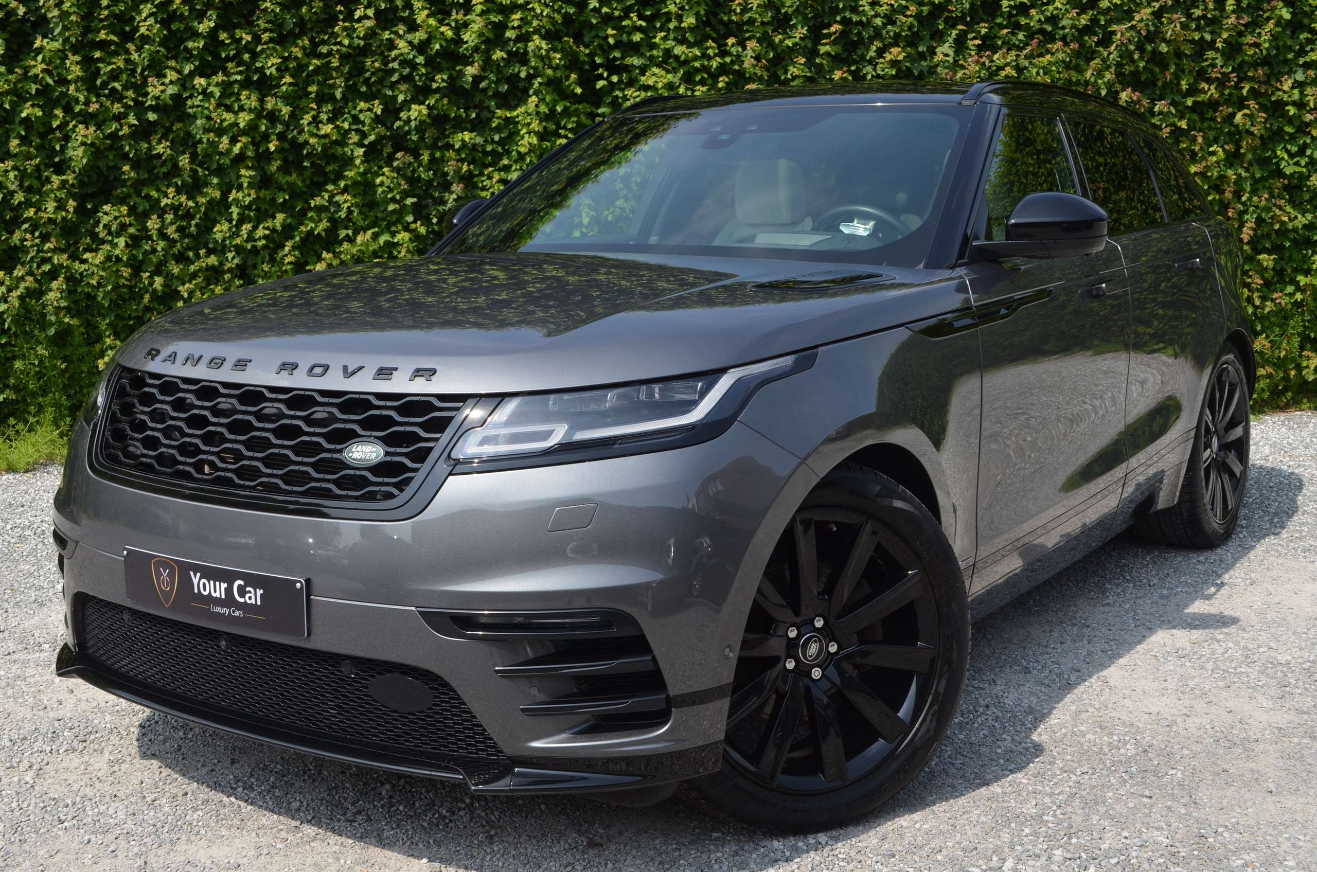 Land Rover - Range Rover Velar