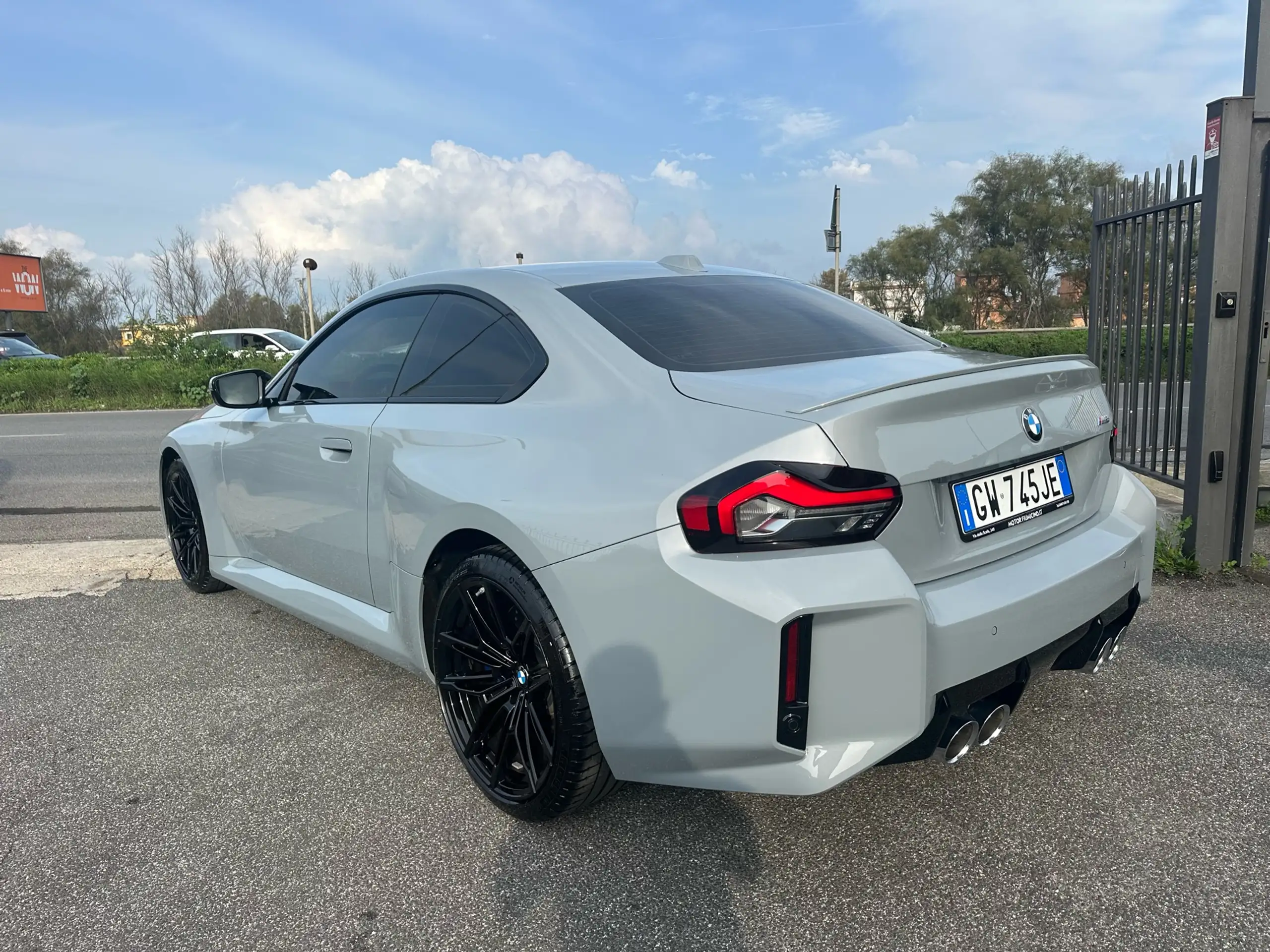 BMW - M2