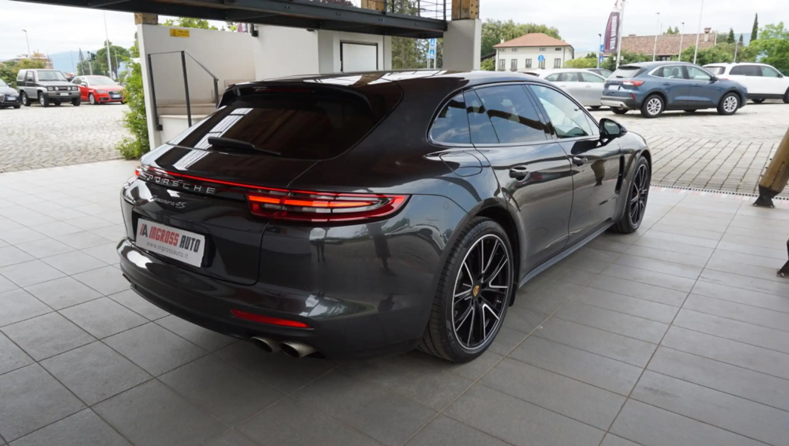 Porsche - Panamera