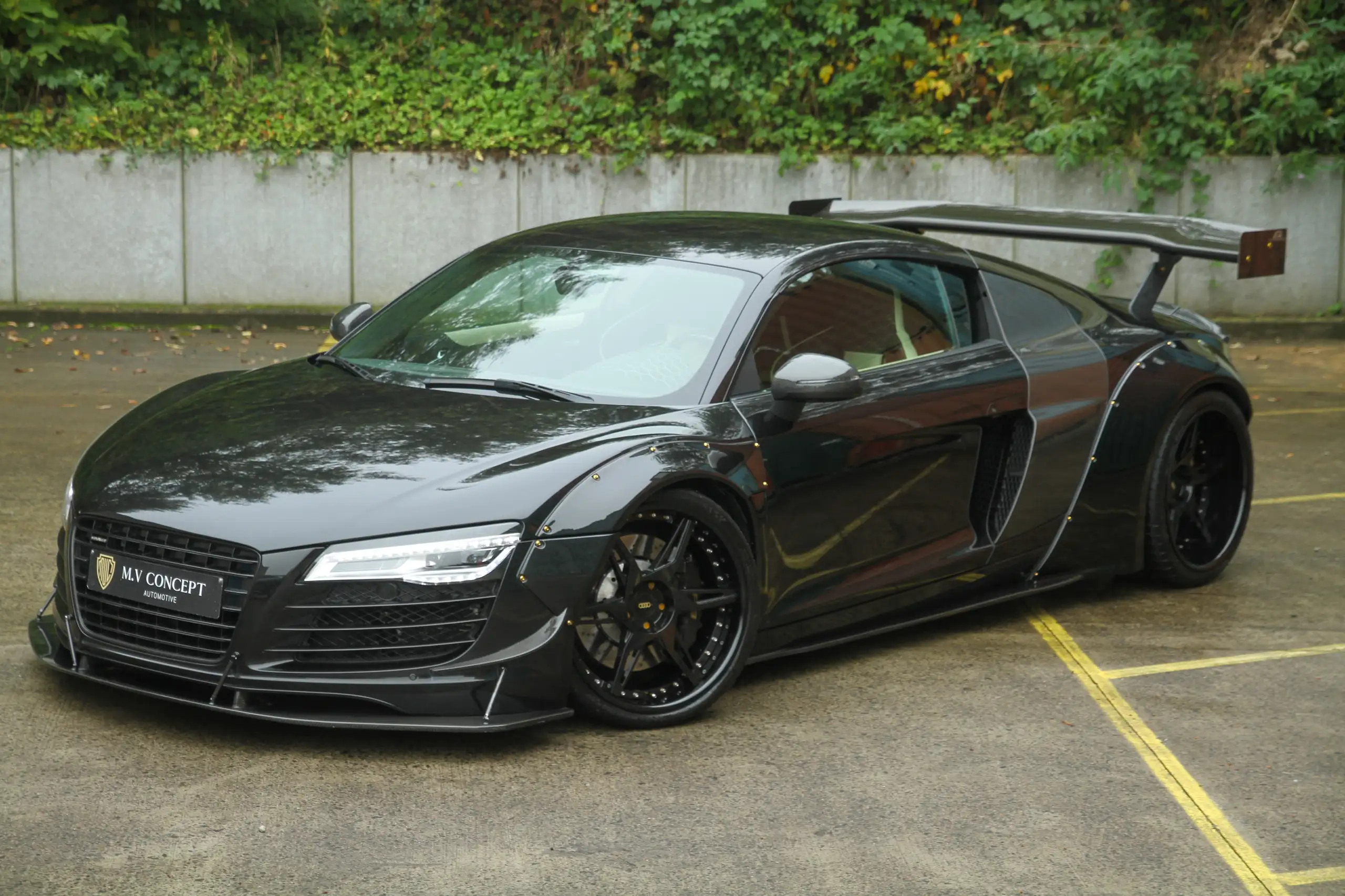 Audi - R8