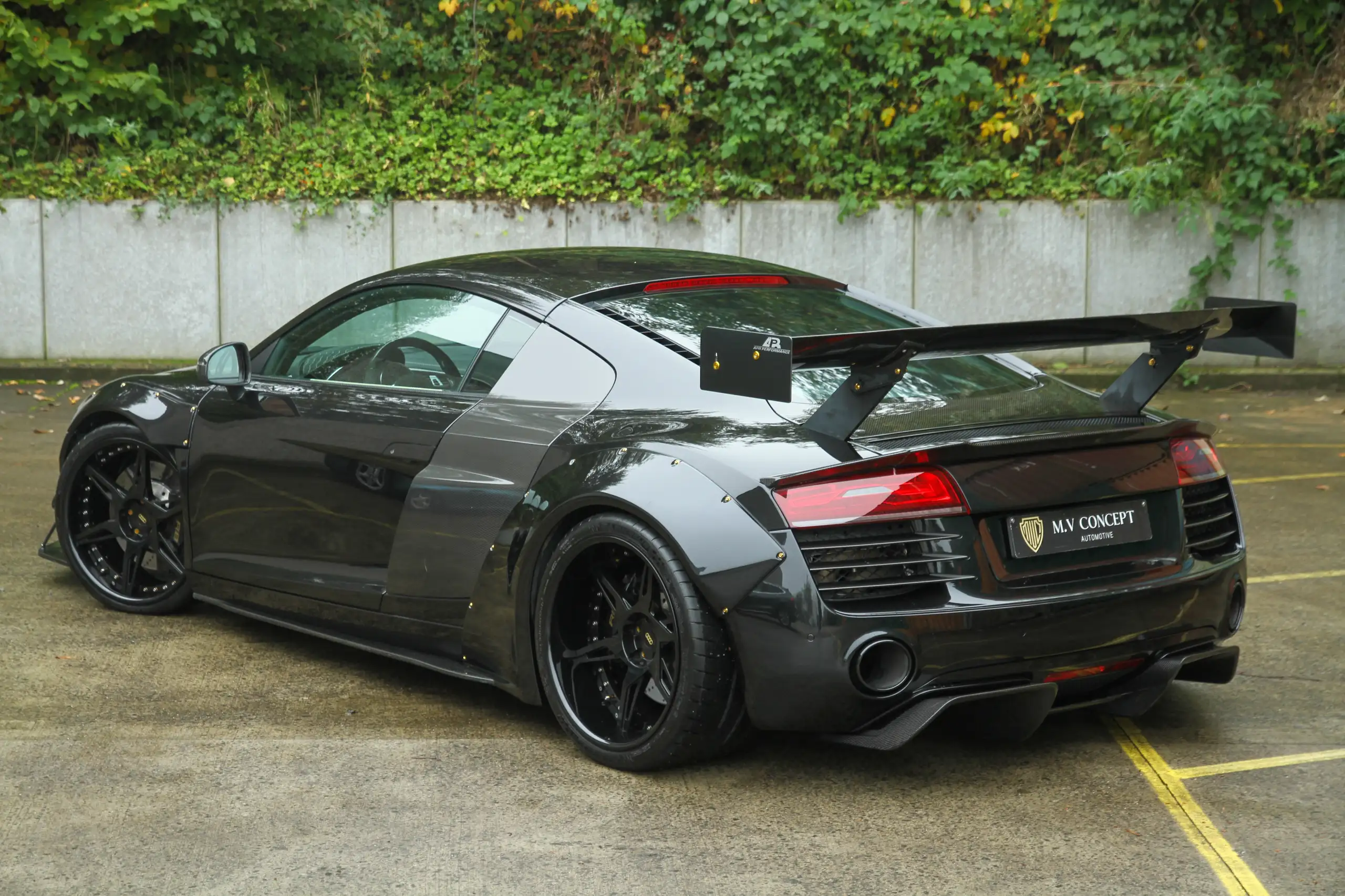 Audi - R8