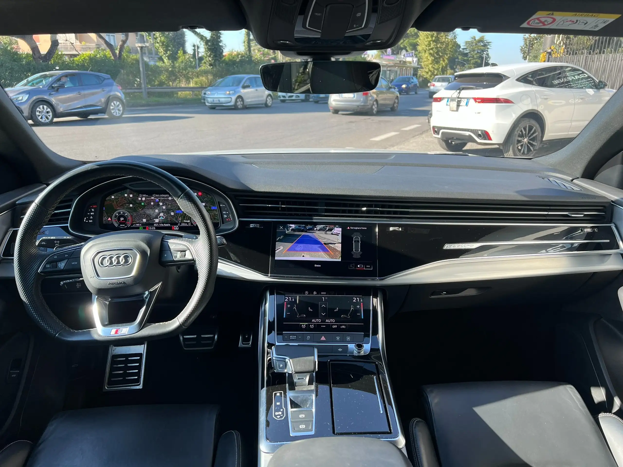 Audi - Q8