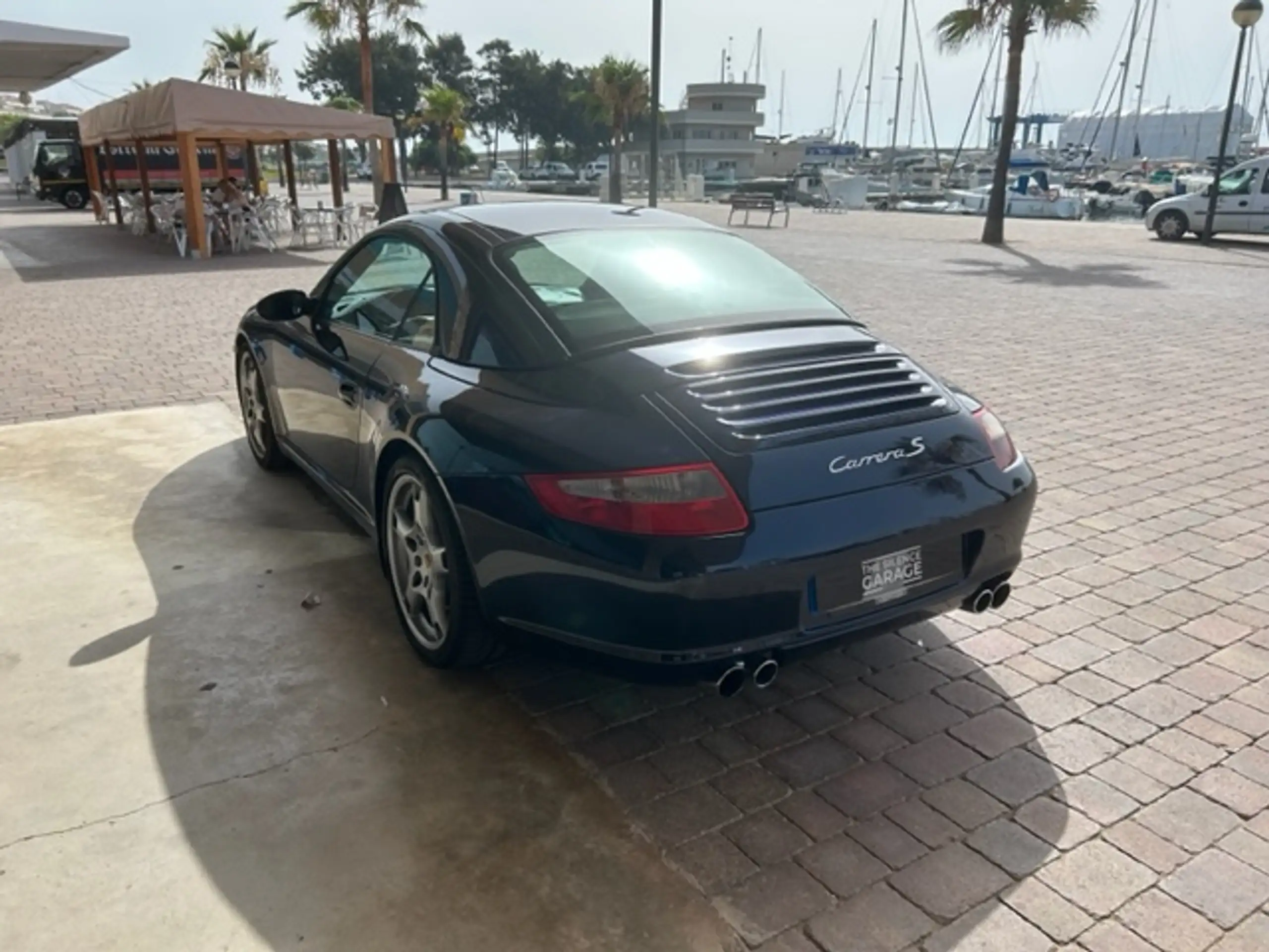 Porsche - 911