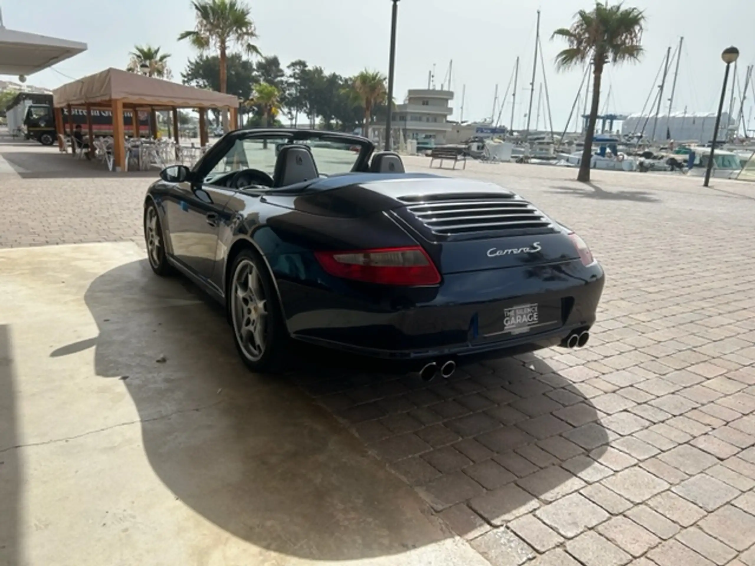 Porsche - 911