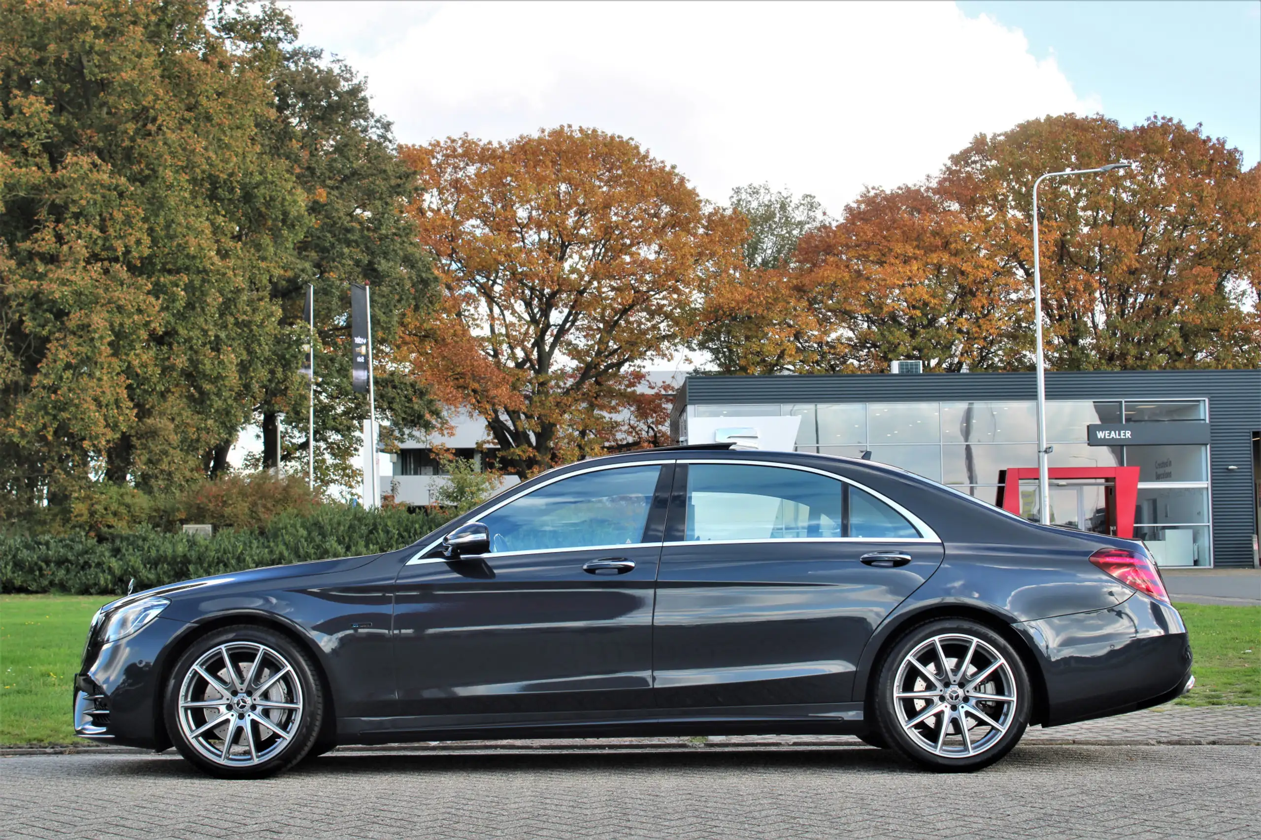 Mercedes-Benz - S 560 E