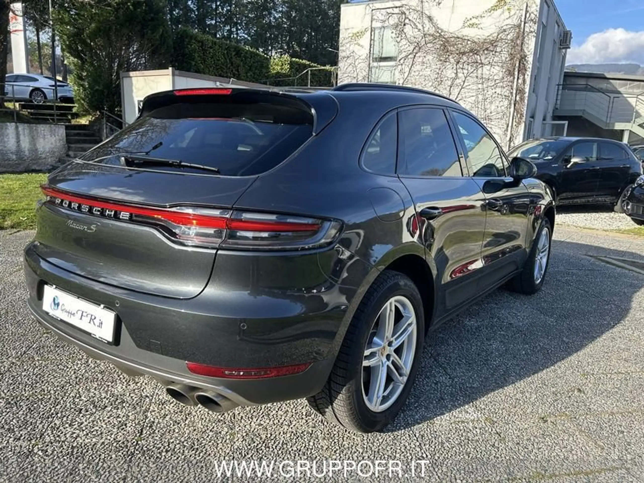 Porsche - Macan