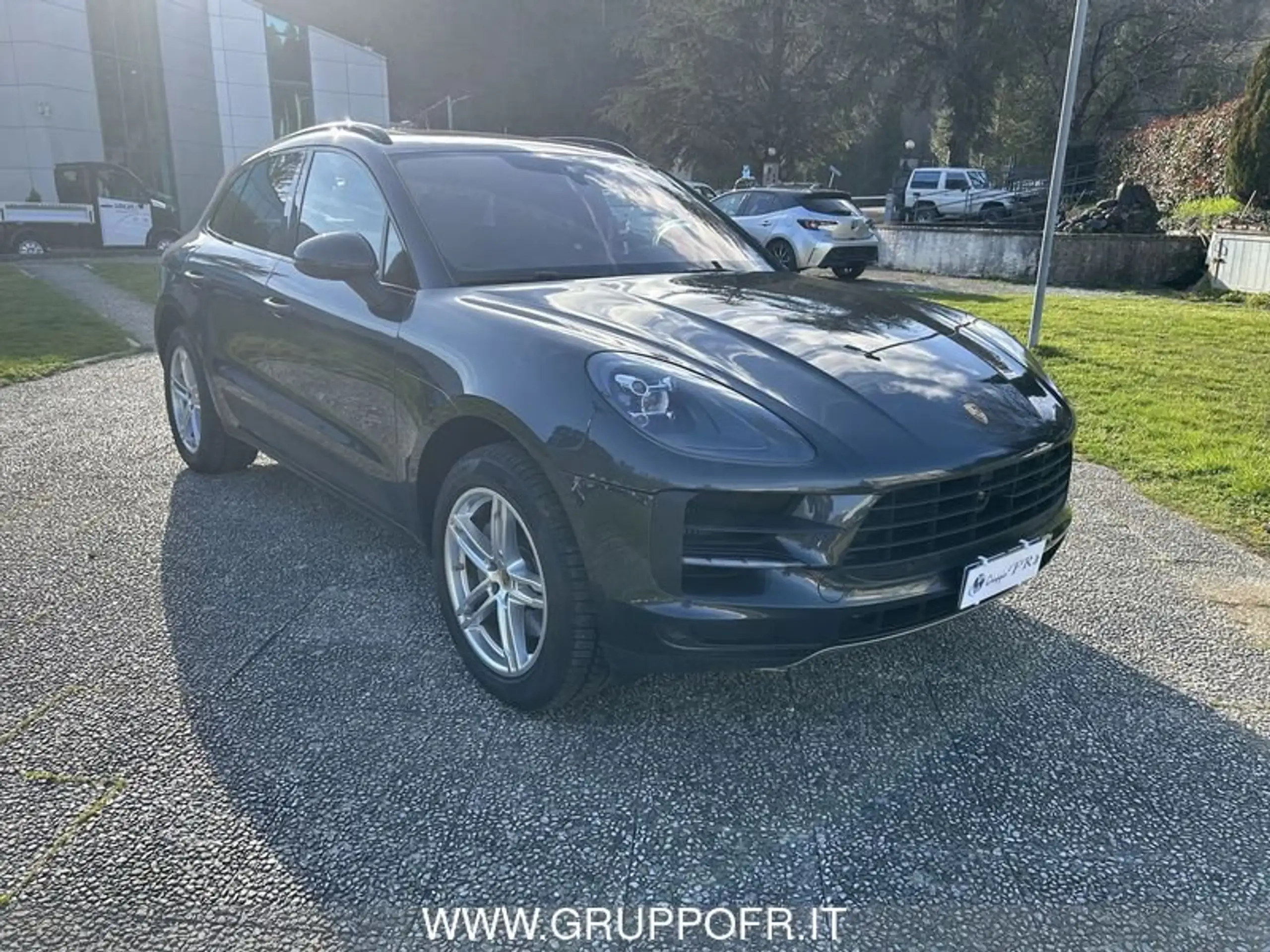 Porsche - Macan