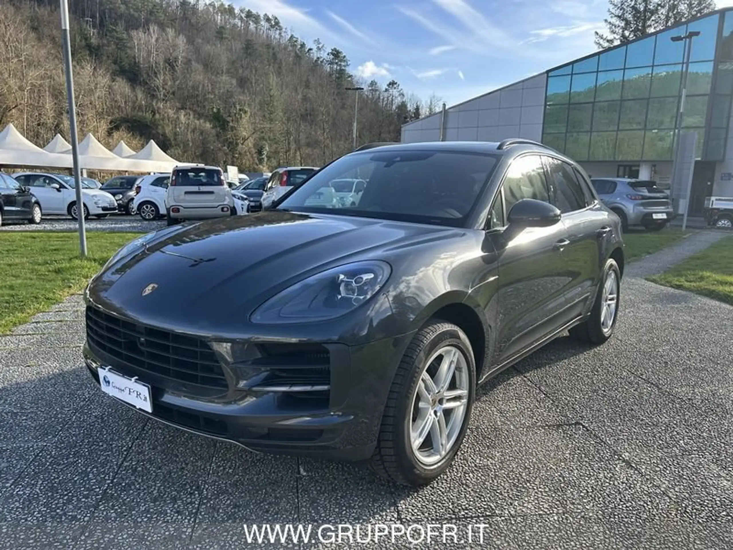 Porsche - Macan