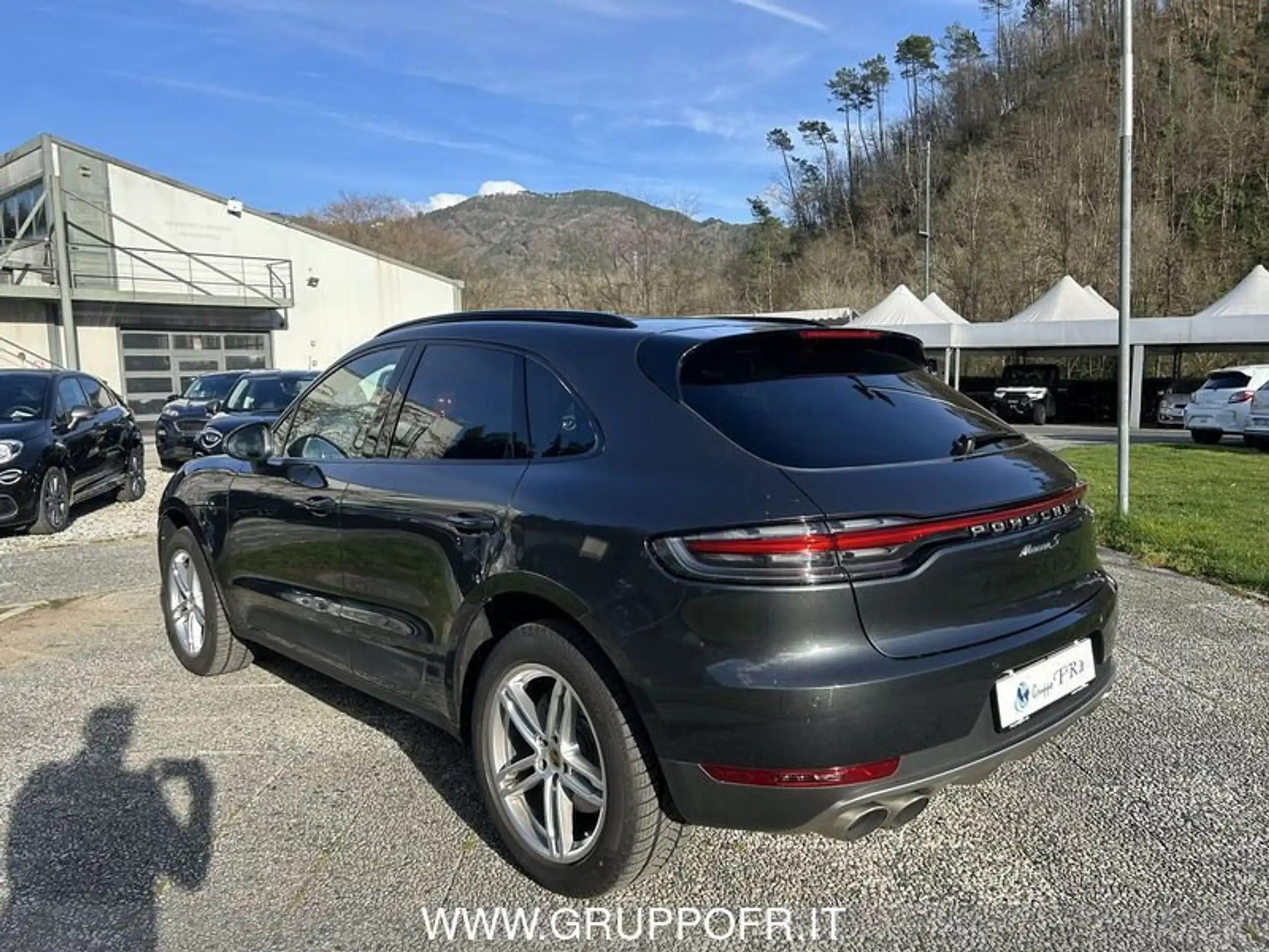 Porsche - Macan